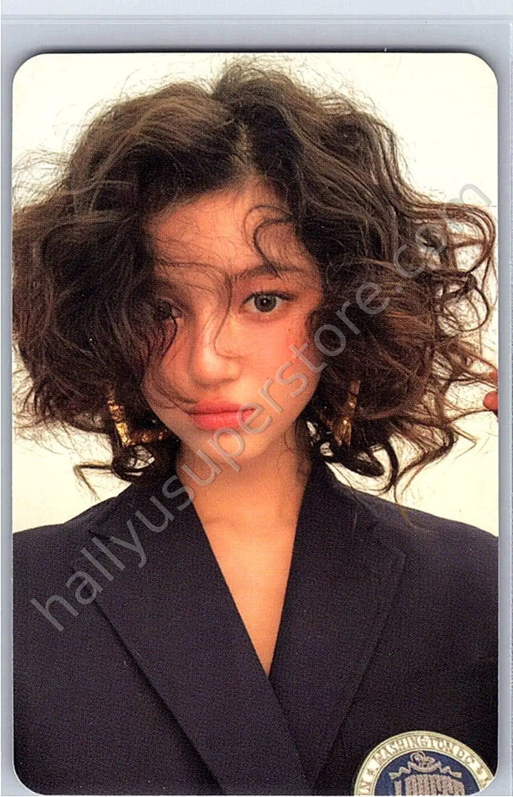 NewJeans - Danielle - How Sweet A version album photocard version 2 weverse album version