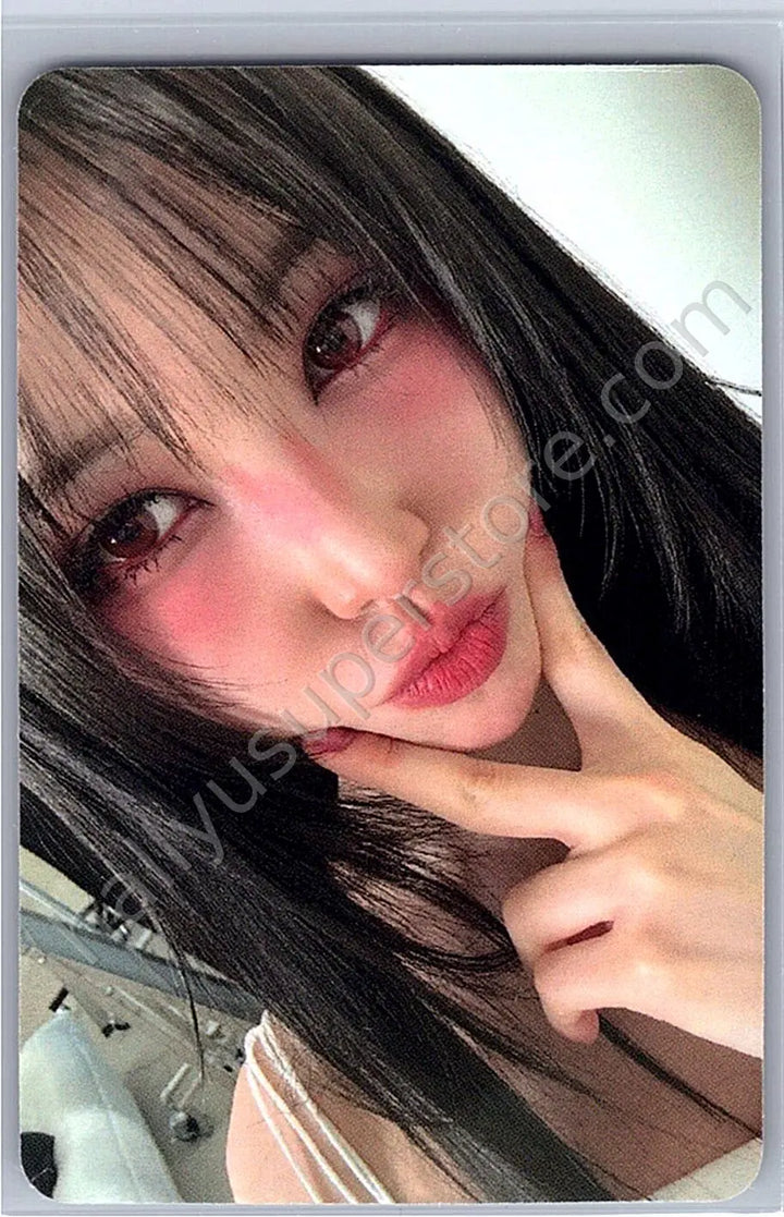Yuju - Yuju - First love is a curse