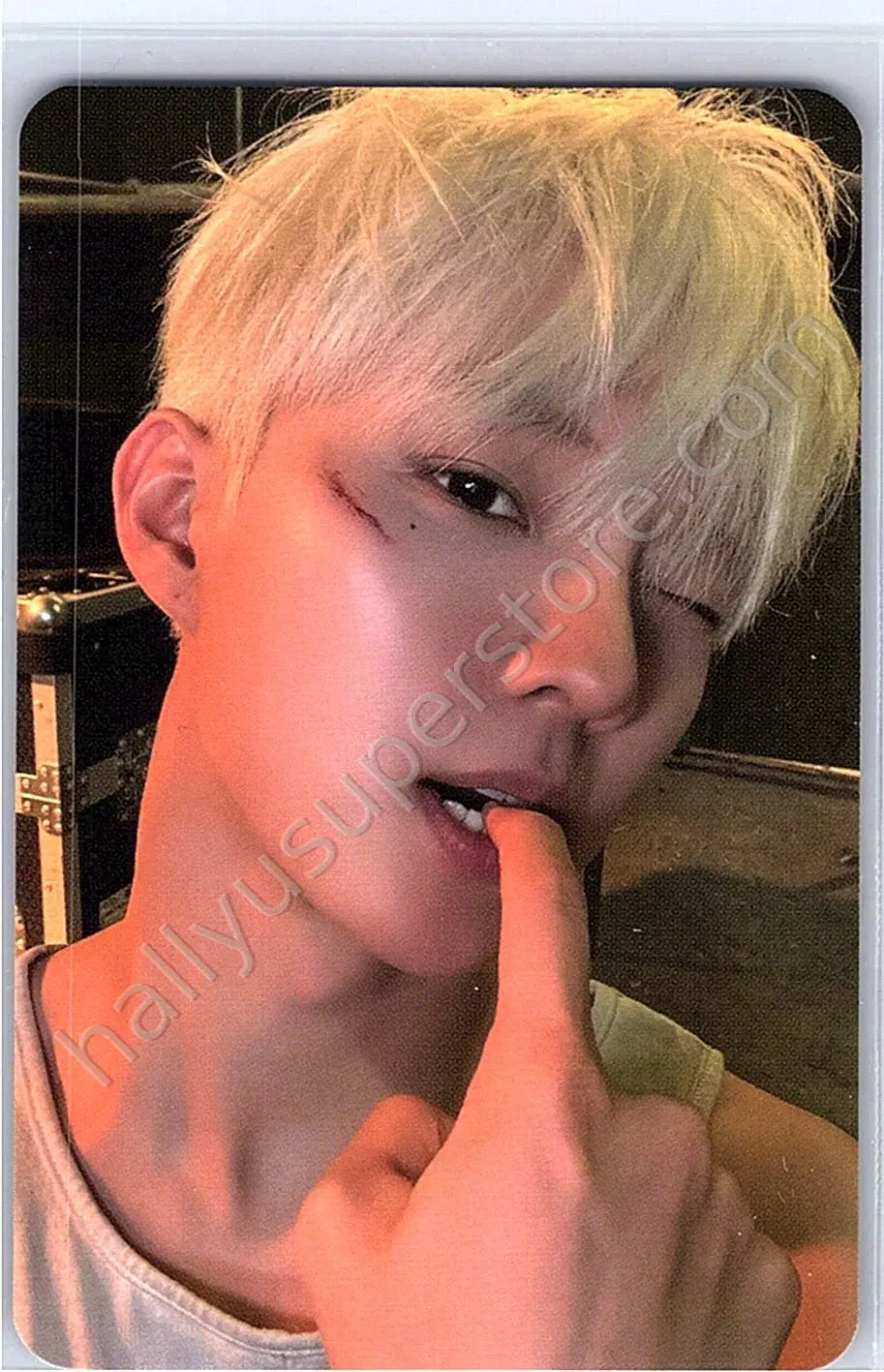 THE BOYZ - Q - Trigger album photocard riot version