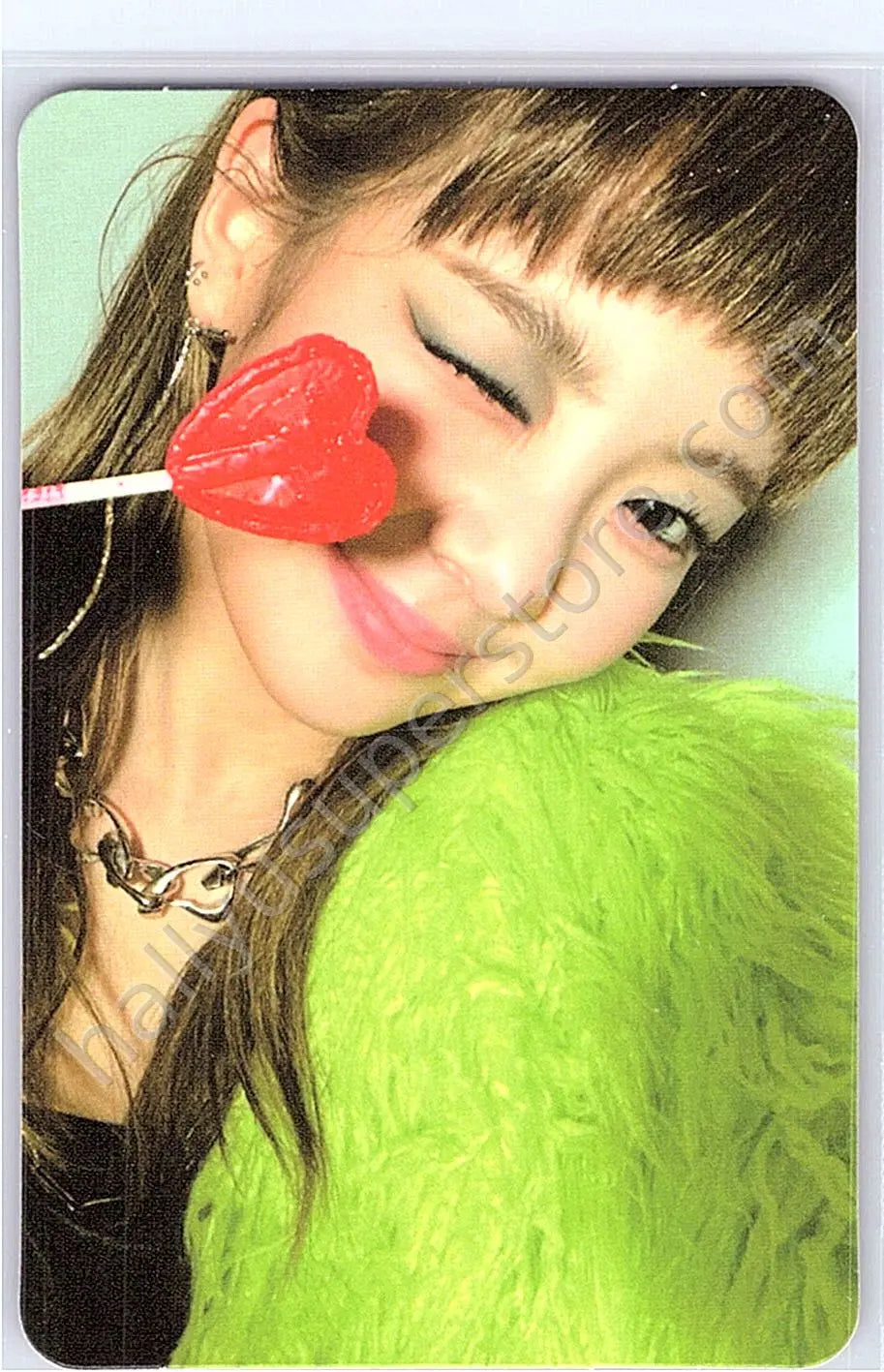ITZY - Lia - GUESS WHO album photocard standard version
