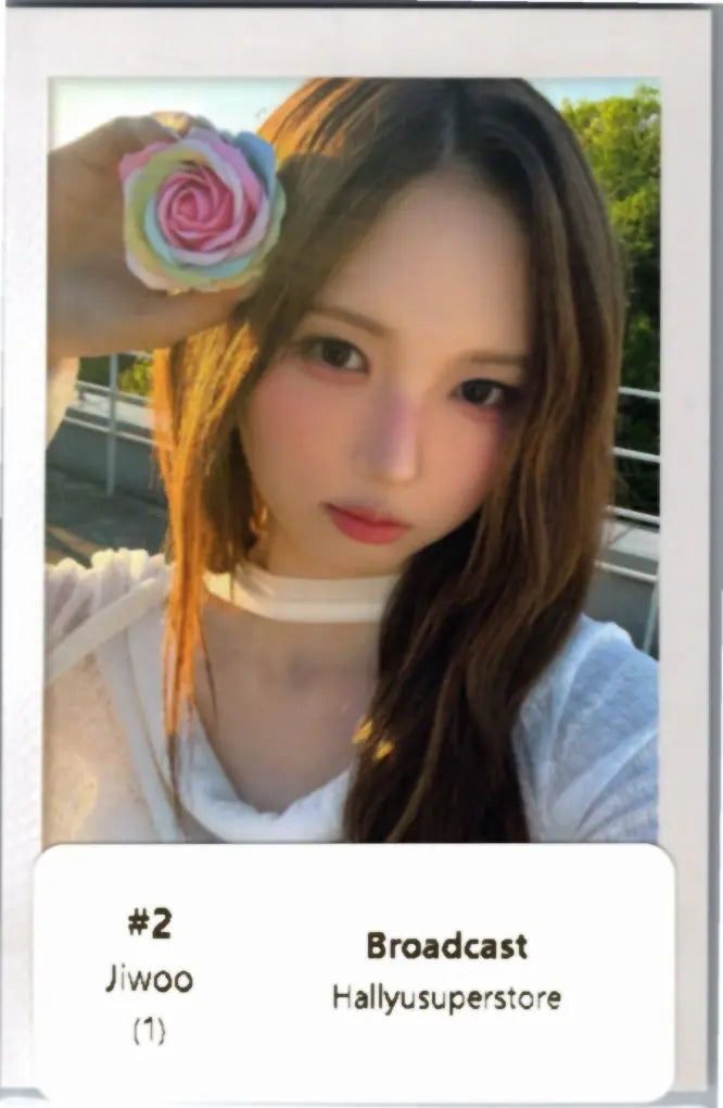 tripleS "LOVE&amp;POP" - Broadcast Polaroide type Photocard [26.10.23]