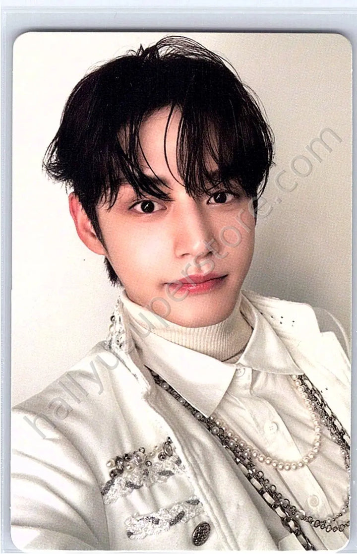 ZEROBASEONE - Jiwoong - Melting Point album photocard B version fairytale version