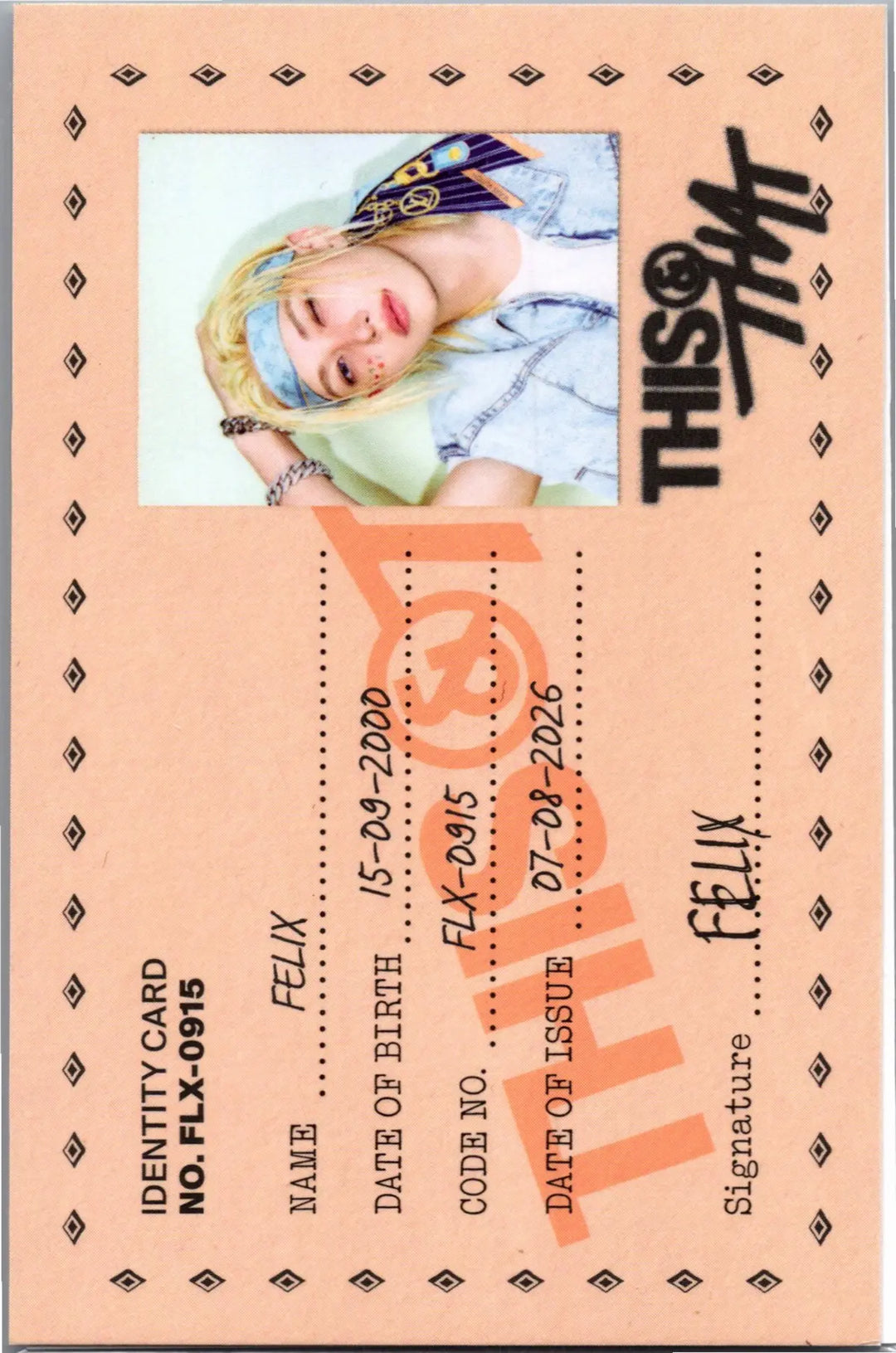 Stray Kids "THIS &amp; THAT" - Official Photocard (Photobook Ver.) (2) [26.08.10]