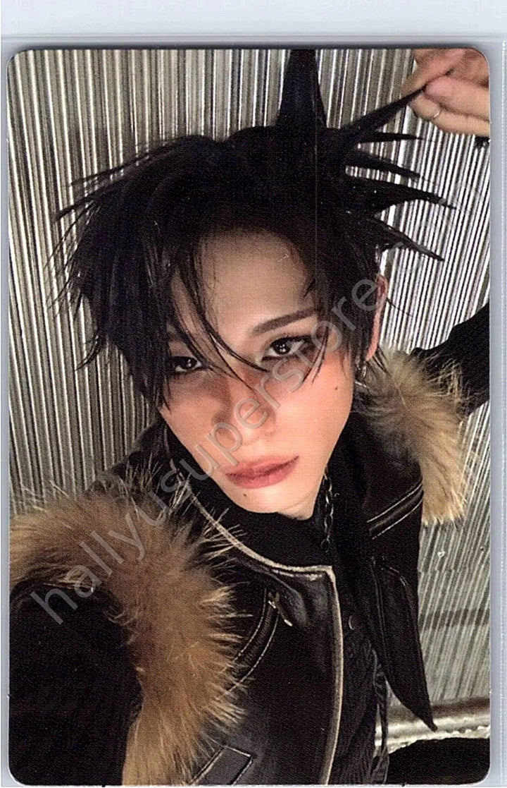XLOV - Haru - UXLXVE album photocard N version