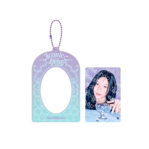 [Pre-Order] Hearts2Hearts - ICONIC HEART Official MD (PHOTO CARD HOLDER)
