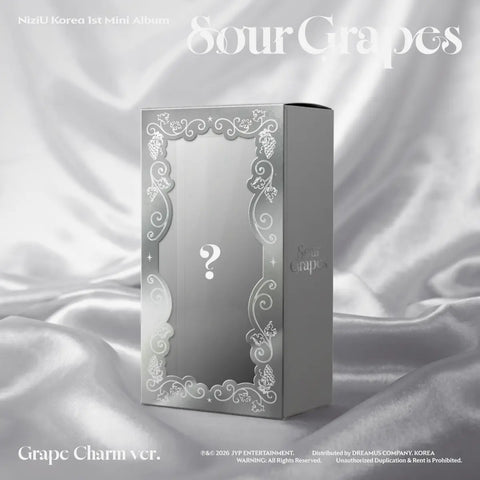 [NiziU] Korea 1st Mini Album Sour Grapes (Grape Charm ver.)