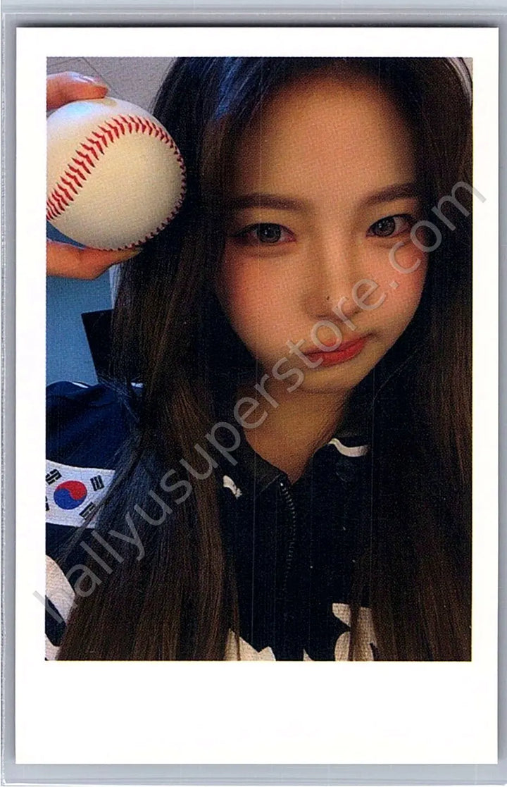 tripleS - Hayeon - Assemble25 Jump-up polaroid