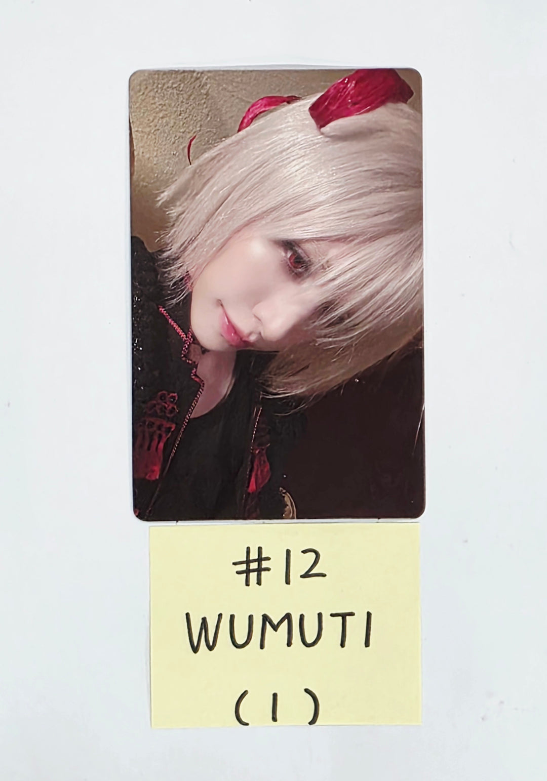 XLOV "UXLXVE" - Official Photocard [25.11.14]