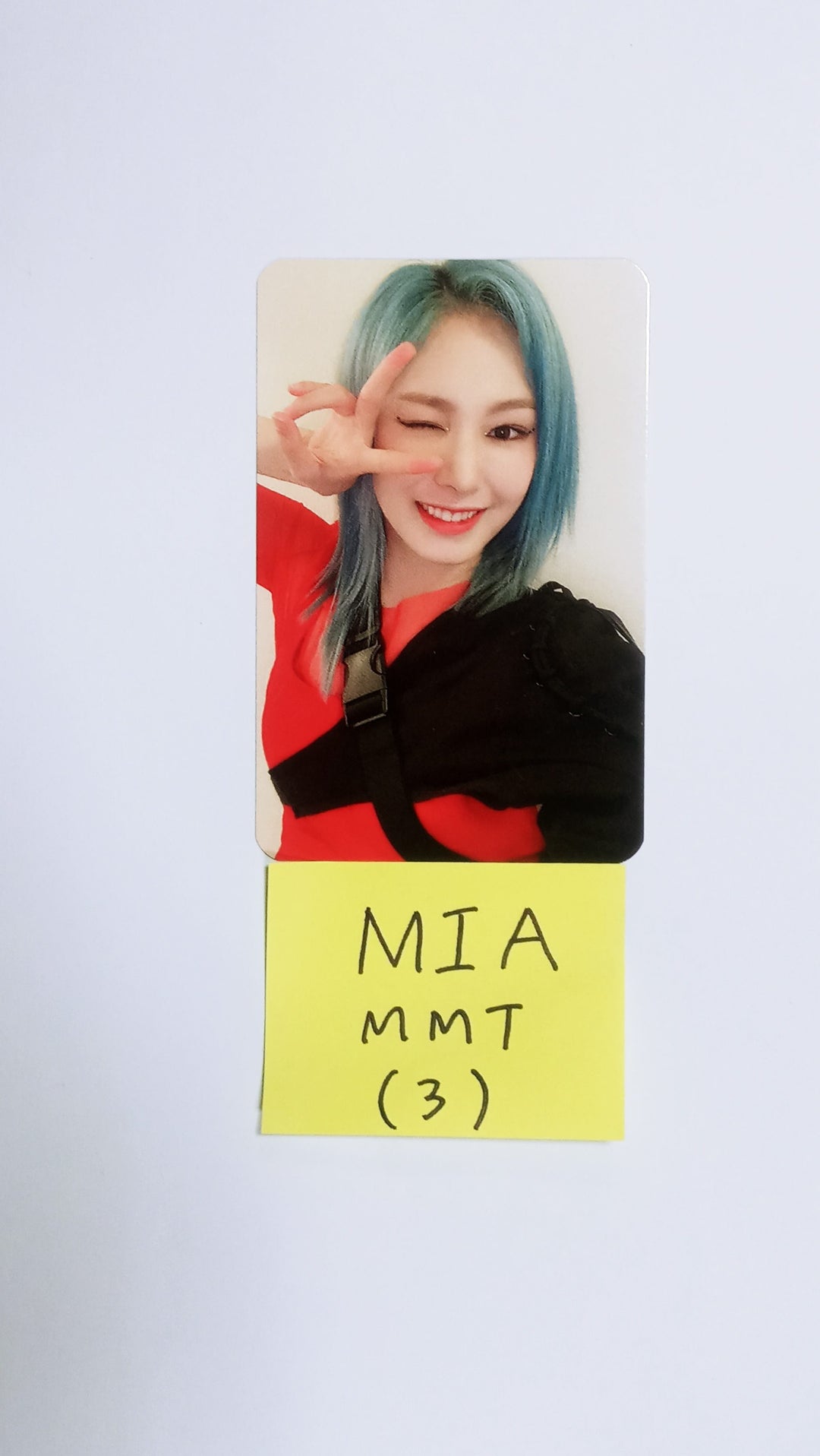 Everglow 'Last Melody' - MMT Pre-order Benefit Photocard