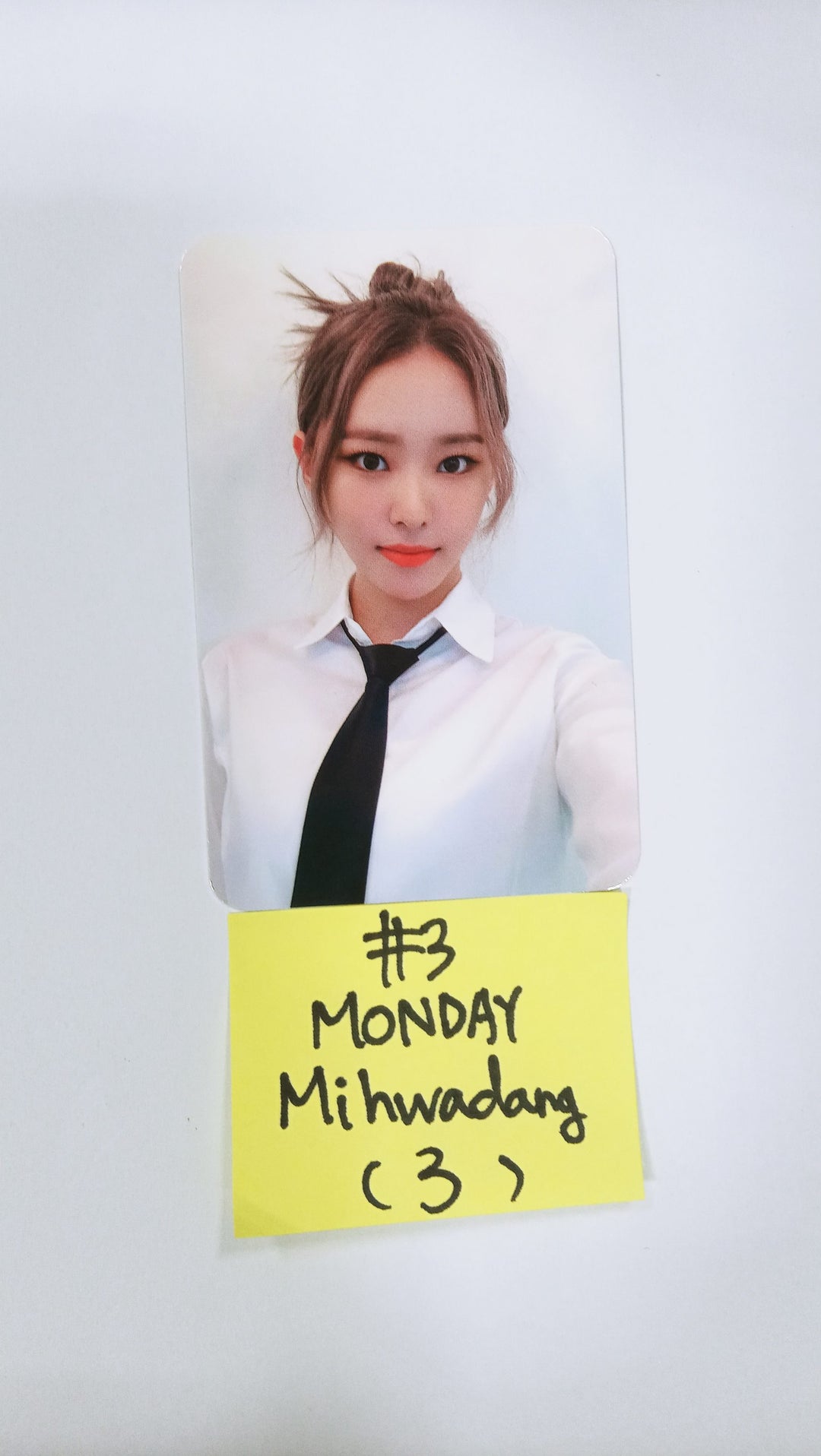 Weeekly - Play Game: Holiday - Mihwadang Fan Sign Event Photocard