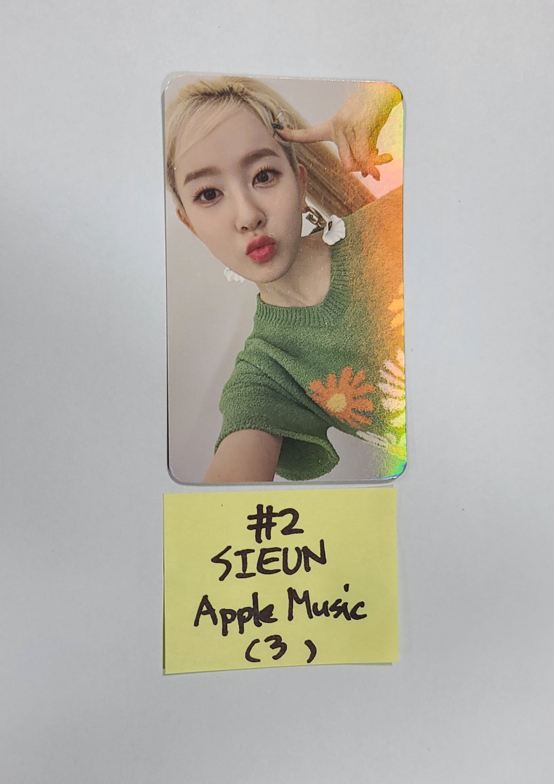 StayC 'YOUNG-LUV.COM' - Apple Music Fansign Event Hologram Photocard Round 2