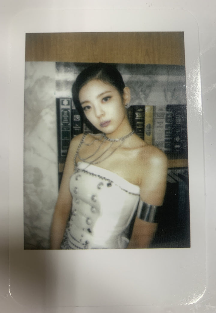 Itzy 'Guess Who' - Interpark Pre-Order Benefit Polaroid Style Photo Card