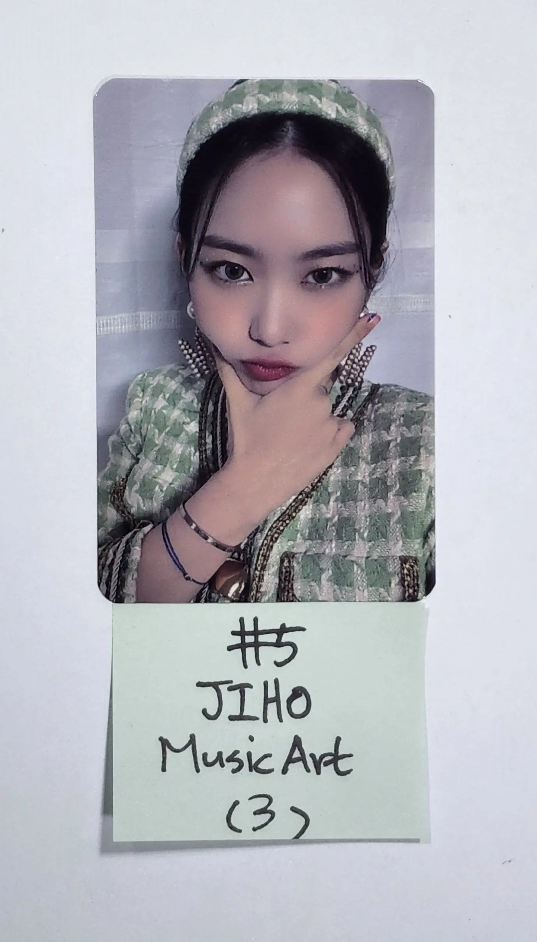 Oh My Girl 'Real Love' - Music Art Pre-Order Benefit Photocard - HALLYUSUPERSTORE