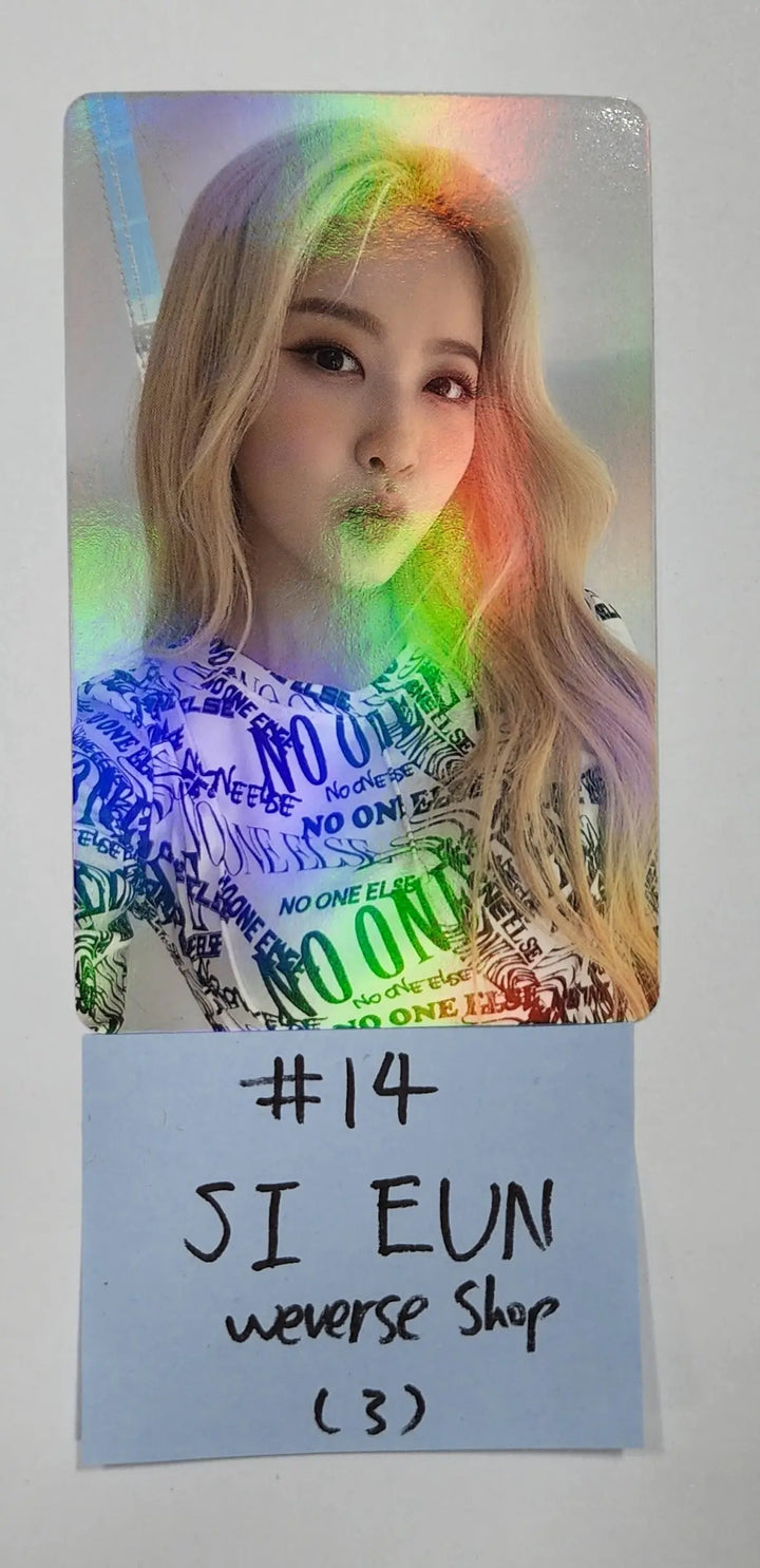 StayC 'YOUNG-LUV.COM' - Pre-Order Benefit Photocard, Luckydraw Photocard (1) - HALLYUSUPERSTORE
