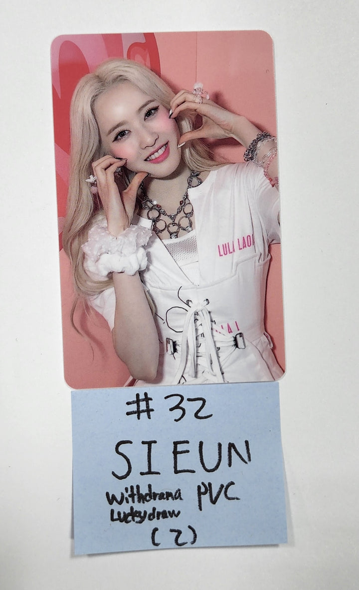 StayC 'YOUNG-LUV.COM' - Pre-Order Benefit Photocard, Luckydraw Photocard (2)
