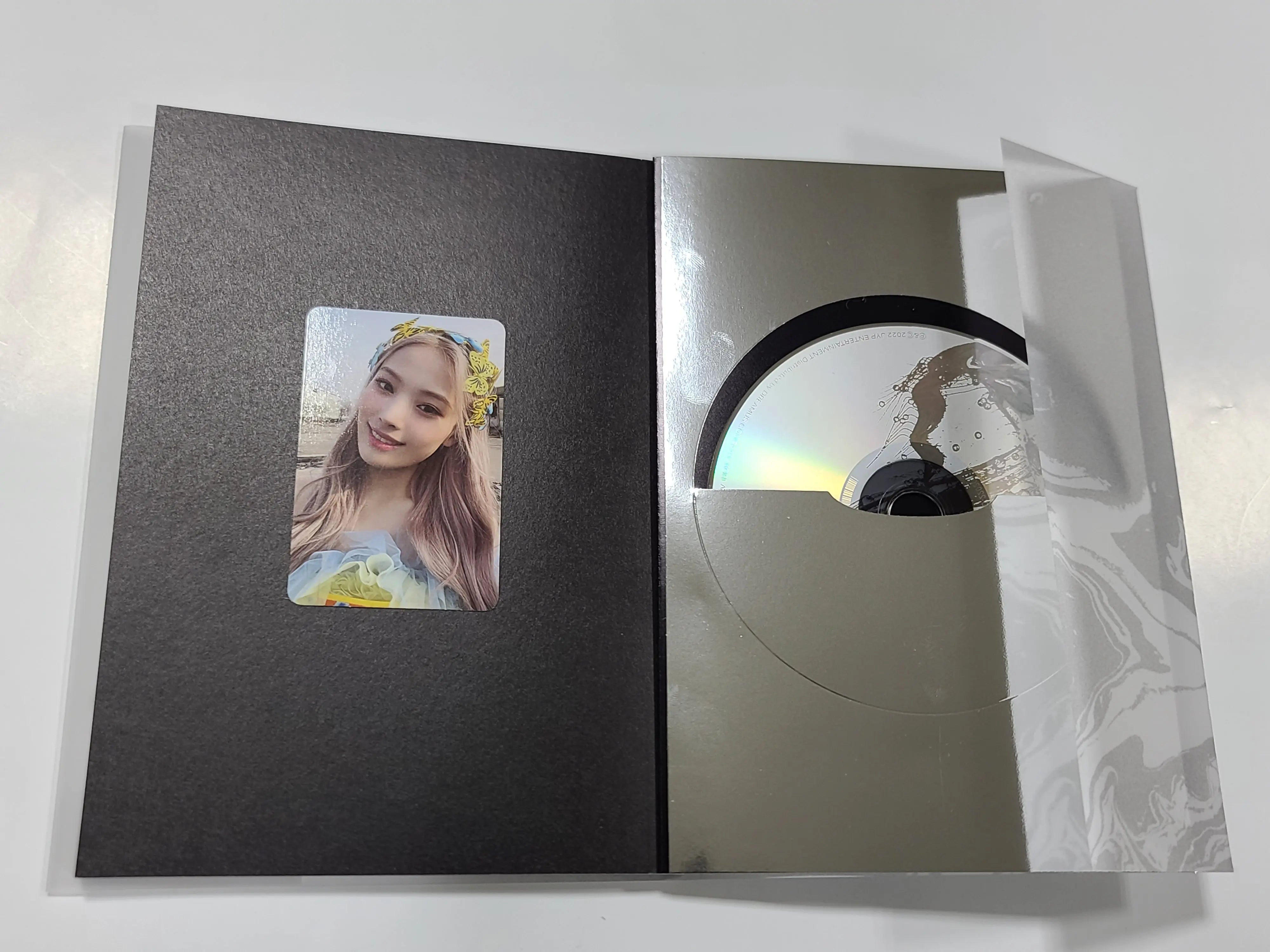 NMIXX 'AD MARE' 1st Single - Hand Autographed(Signed) Album