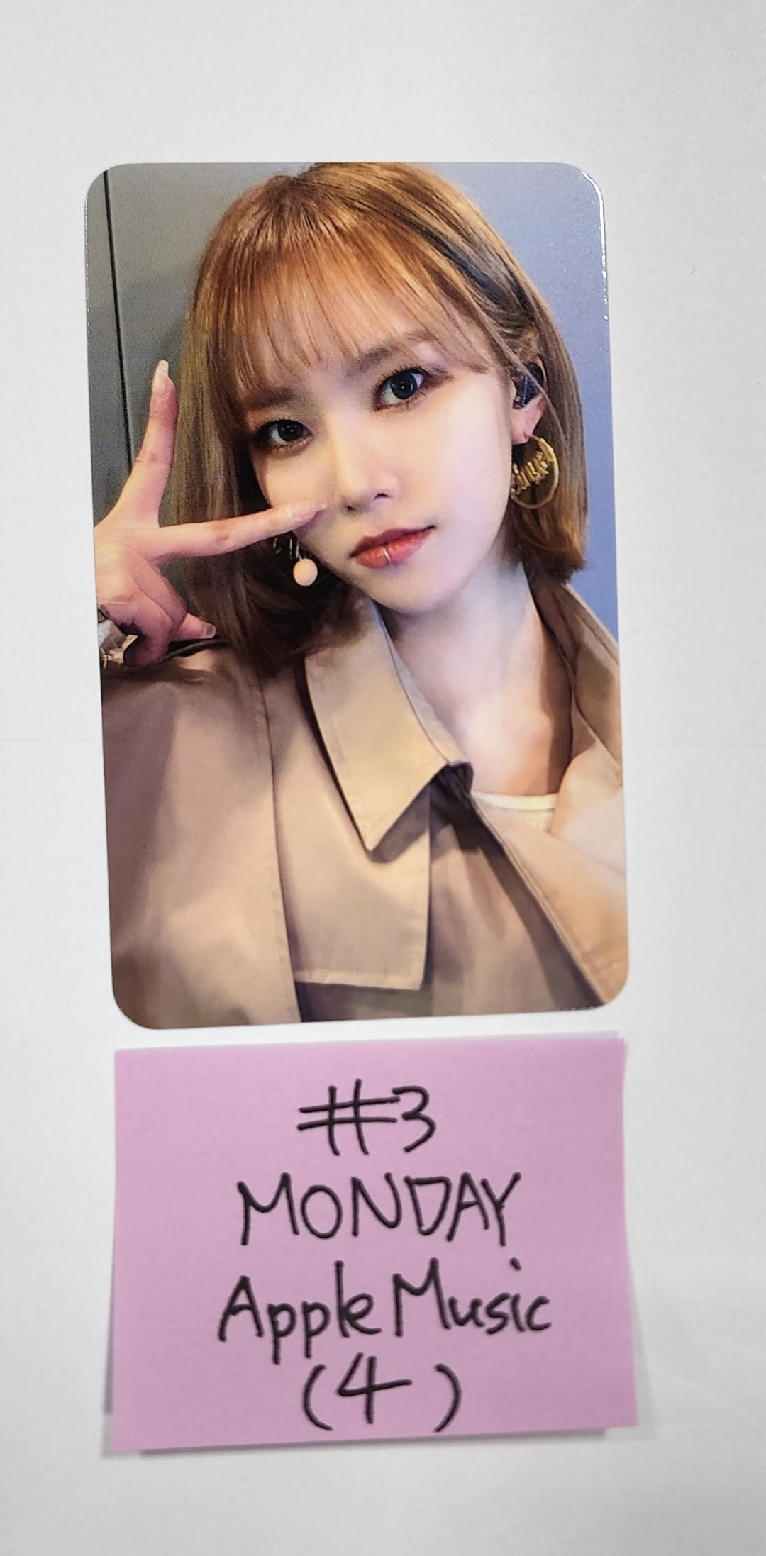 Weeekly "Play Game : AWAKE" - Apple Music Fansign Event Photocard Round 4