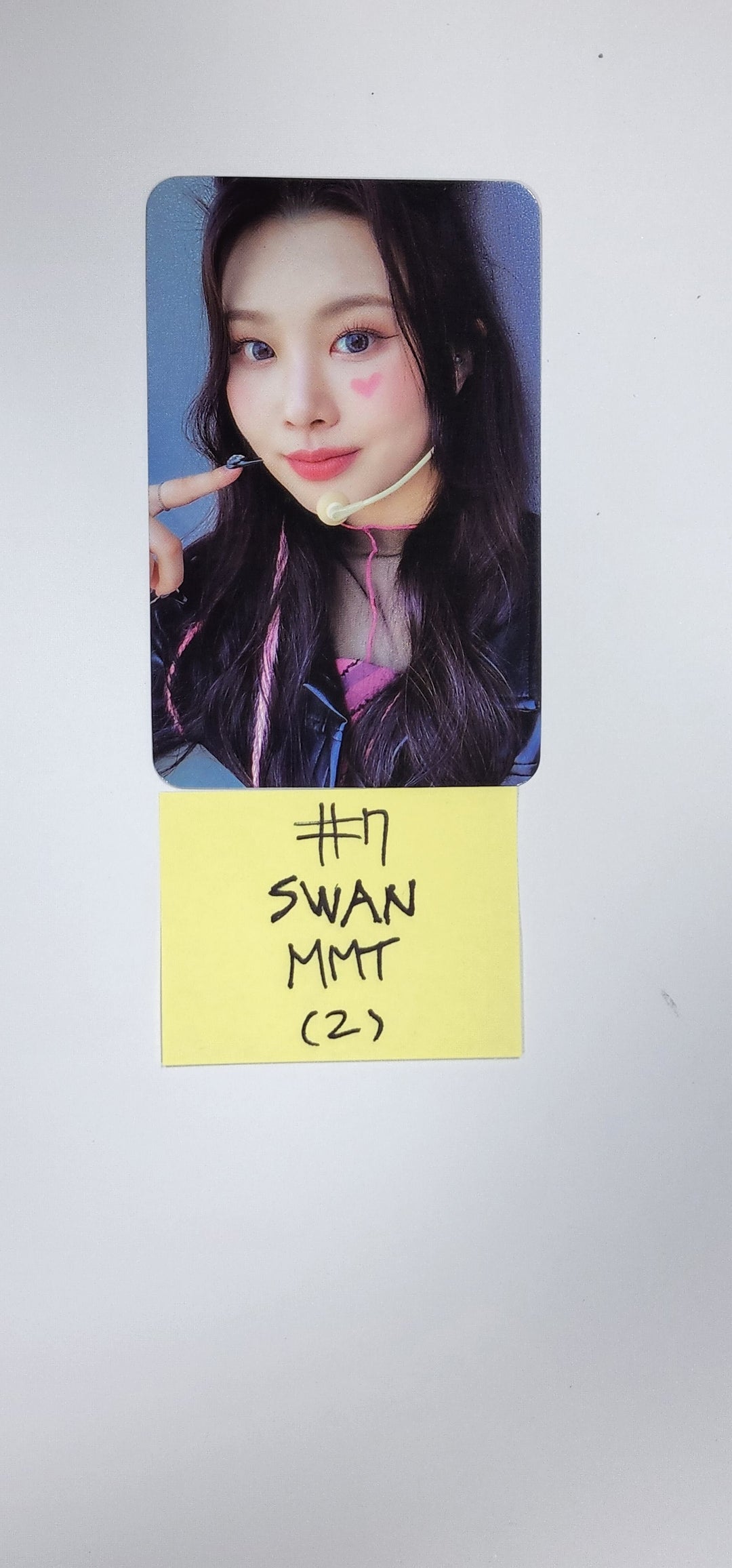 Purple Kiss 'memeM' - MMT Fansign Event Photocard ( Restocked 5/12 )