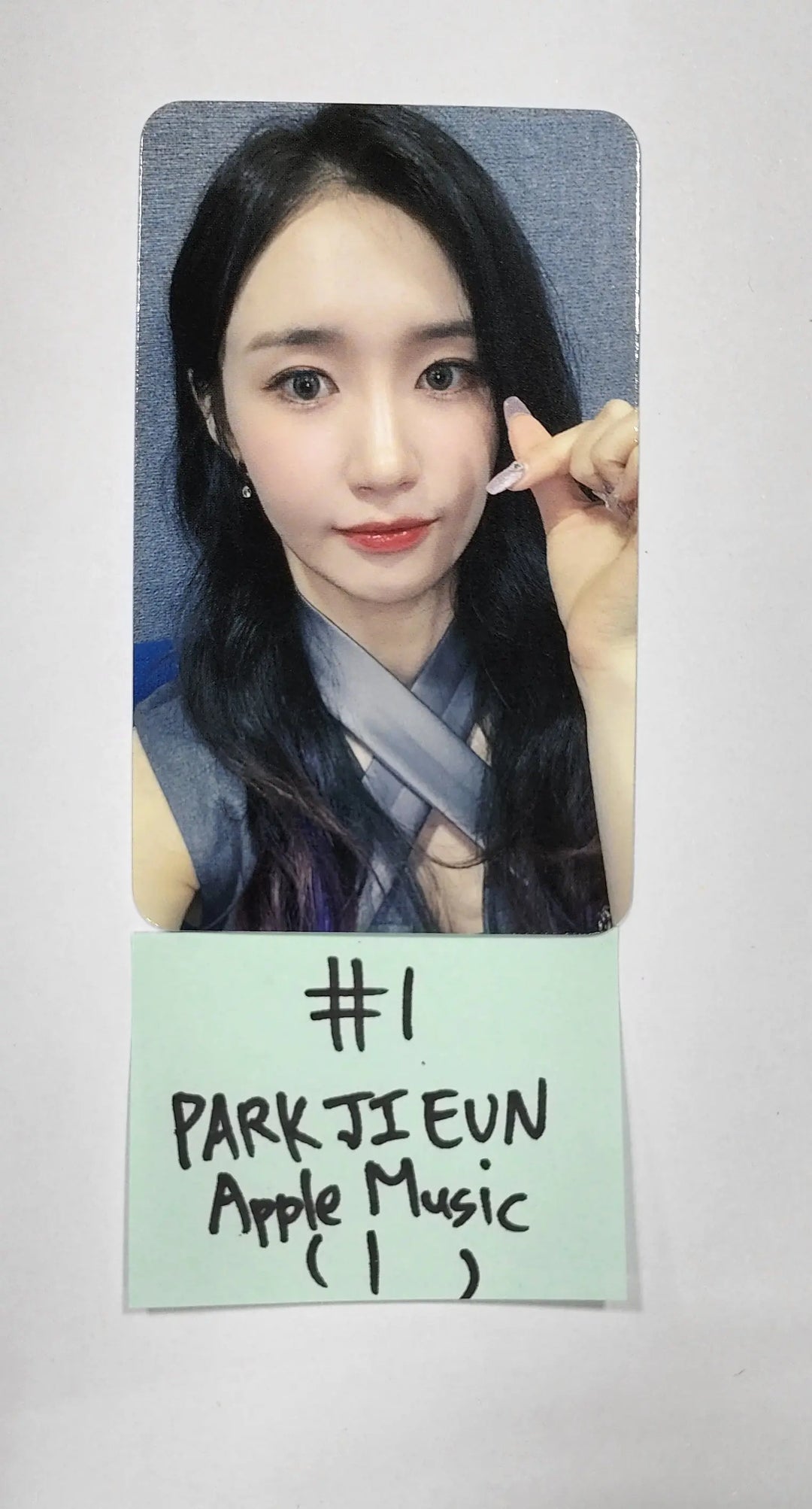 Purple Kiss 'memeM' - Apple Music Fansign Event Photocard Round 3 - HALLYUSUPERSTORE