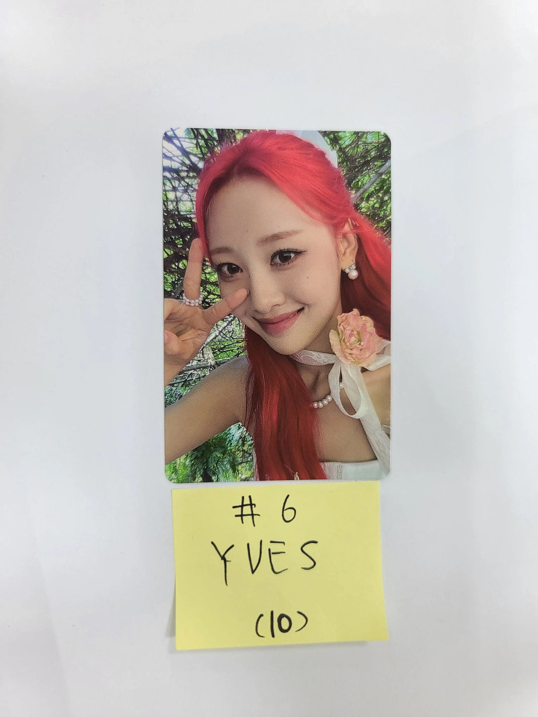 LOONA "Flip That" Summer Special Mini Album - Official Photocard [Yves, Chuu] - HALLYUSUPERSTORE