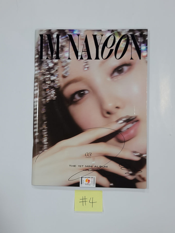 ナヨン「IM NAYEON」 - 直筆サイン入りプロモアルバム