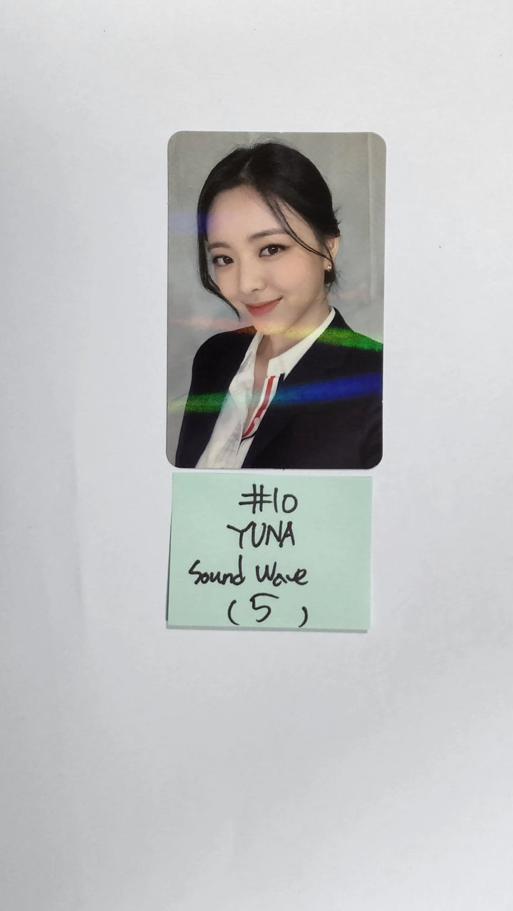 ITZY 'CHECKMATE' - Soundwave Pre-Order Benefit Hologram Photocard - HALLYUSUPERSTORE