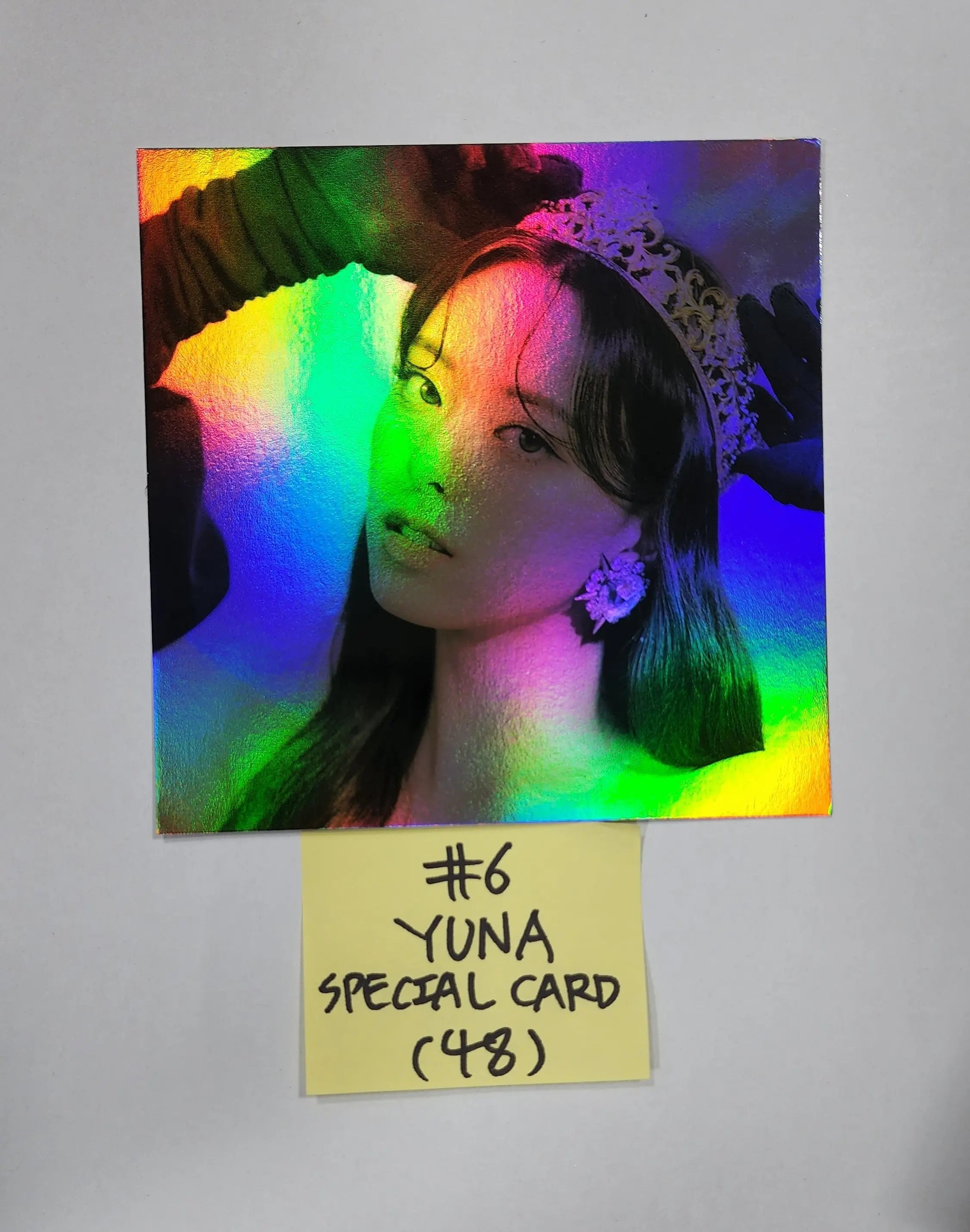 Itzy checkmate YUNA SIGNED photocard medium size hotsell