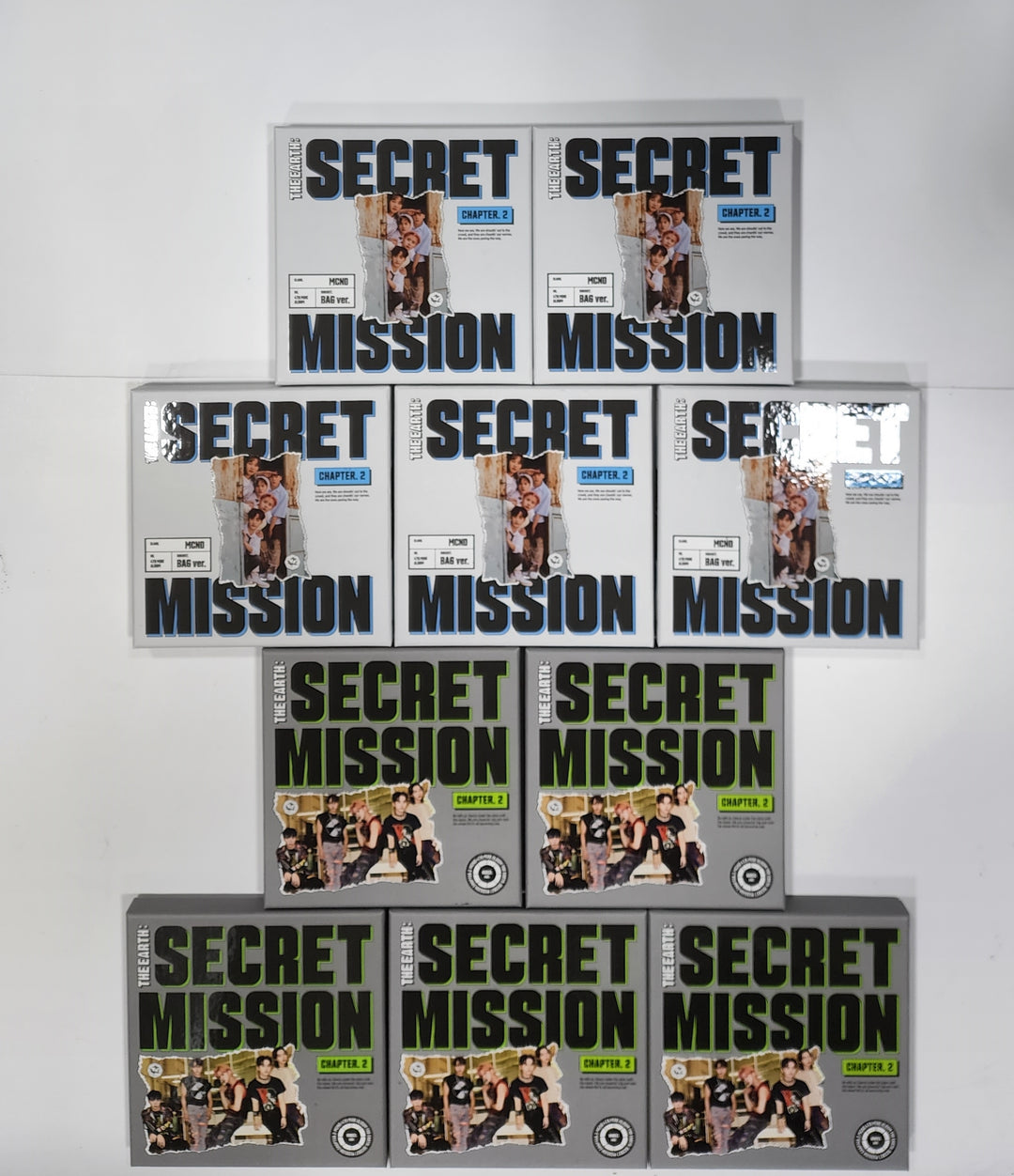 MCND 'THE EARTH : SECRET MISSION Chapter.2' - Hello82 Hand Autographed(Signed) Album