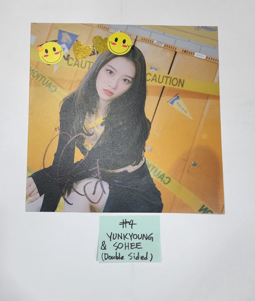 Rocket Punch - A Cut Page From Fansign Event Albums
