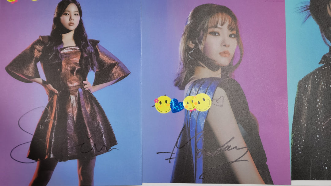 Weeekly - A Cut Page From Fansign Event Albums Set (7EA)