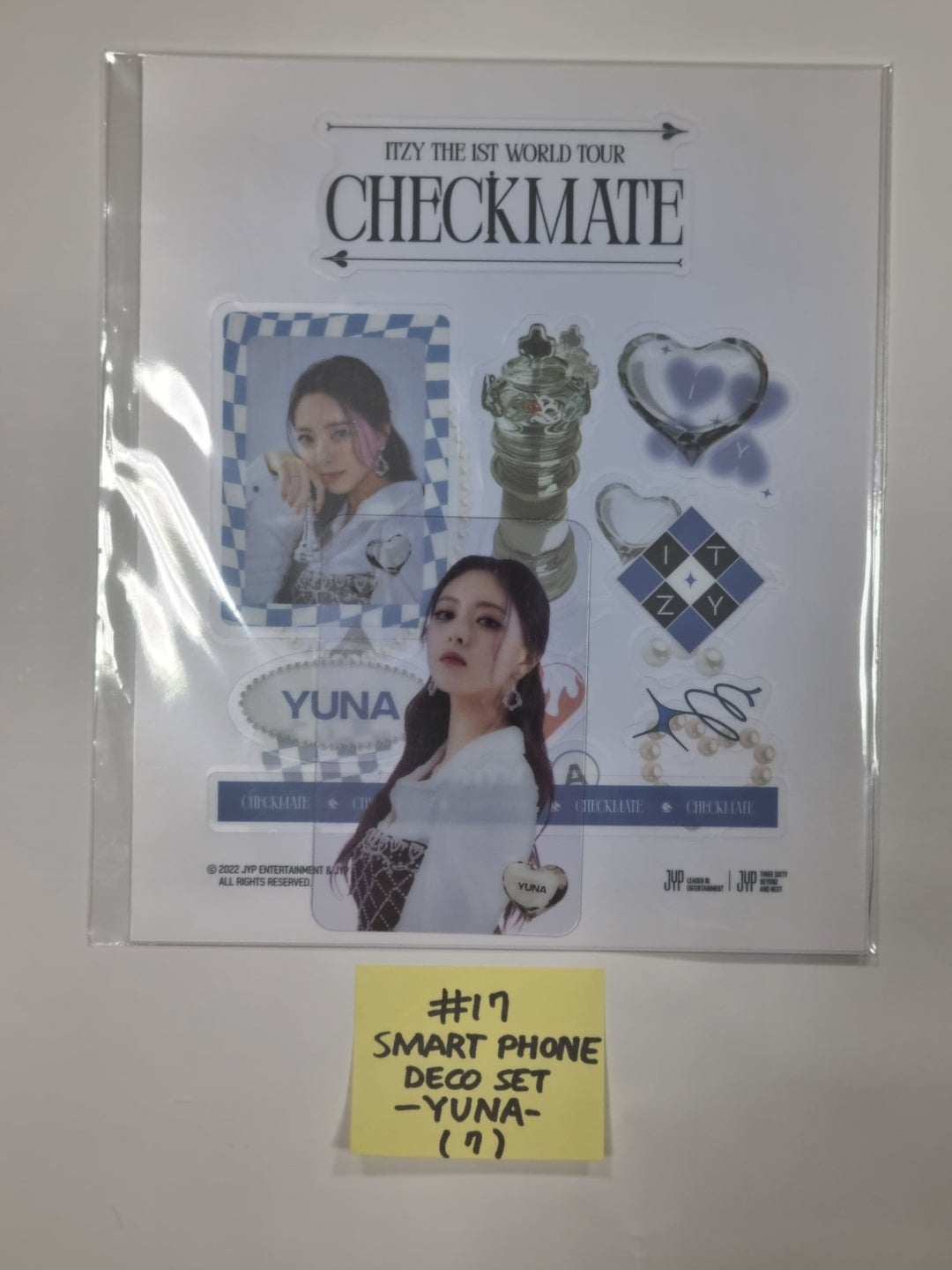 ITZY - [THE 1ST WORLD TOUR CHECKMATE] BADGE