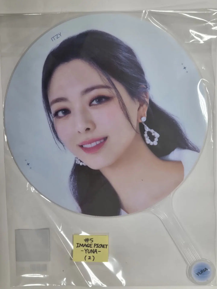 ITZY 'CHECKMATE' - The 1st World Tour Official MD - HALLYUSUPERSTORE