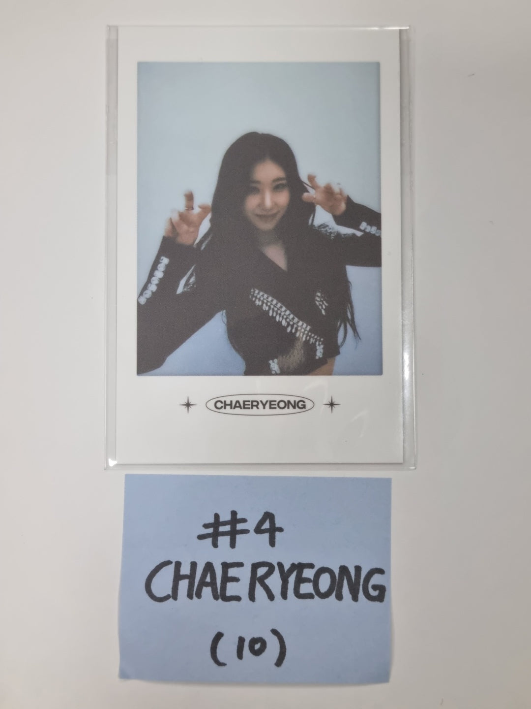ITZY 'CHECKMATE' - The 1st World Tour Pre-order Benefit Polaroid Type Photocard