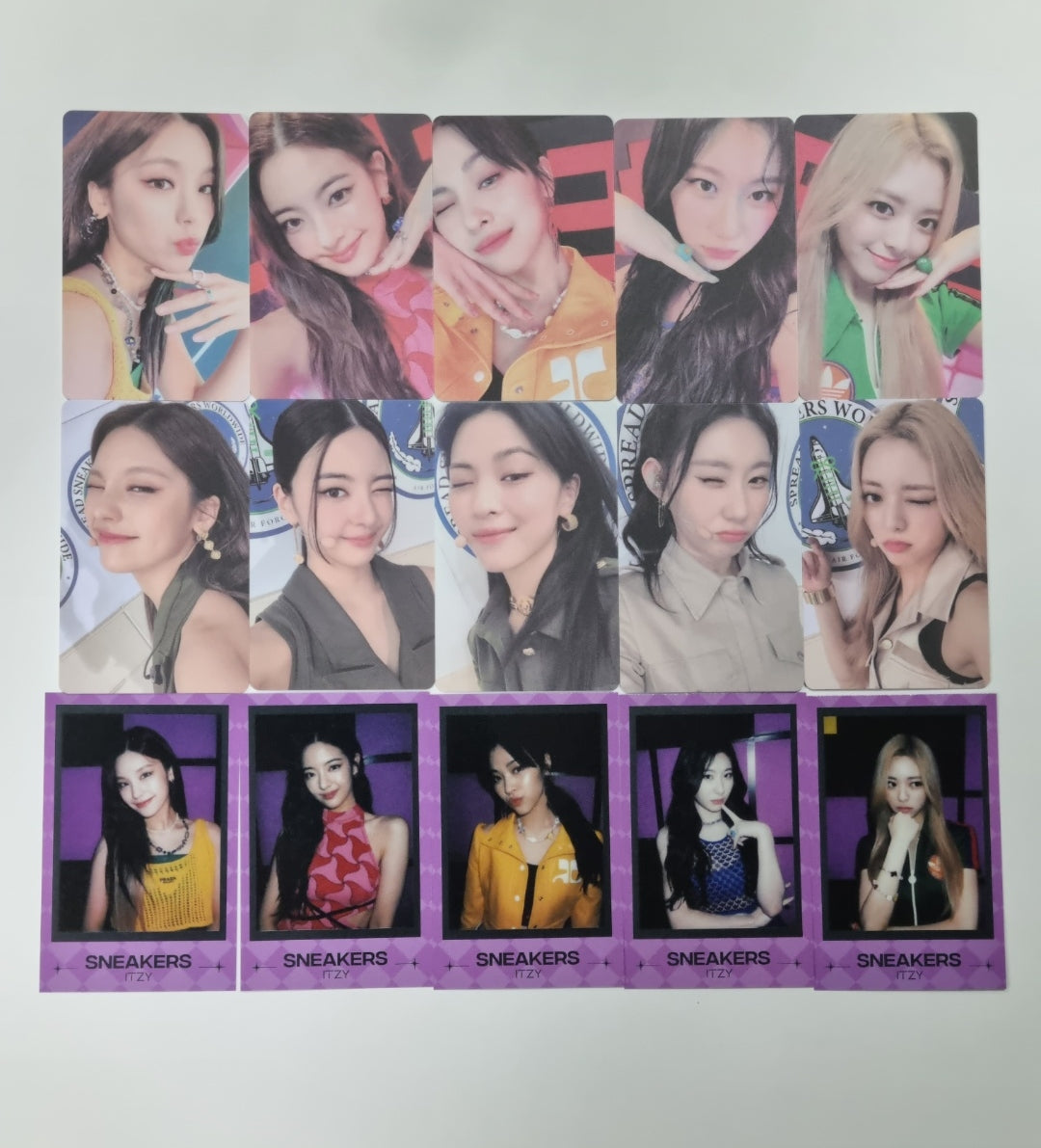 DraggmePartty 2Pcs/Set Kpop Itzy Poster Album Checkmate Wall Sticker Home  Decor For Fans Collection