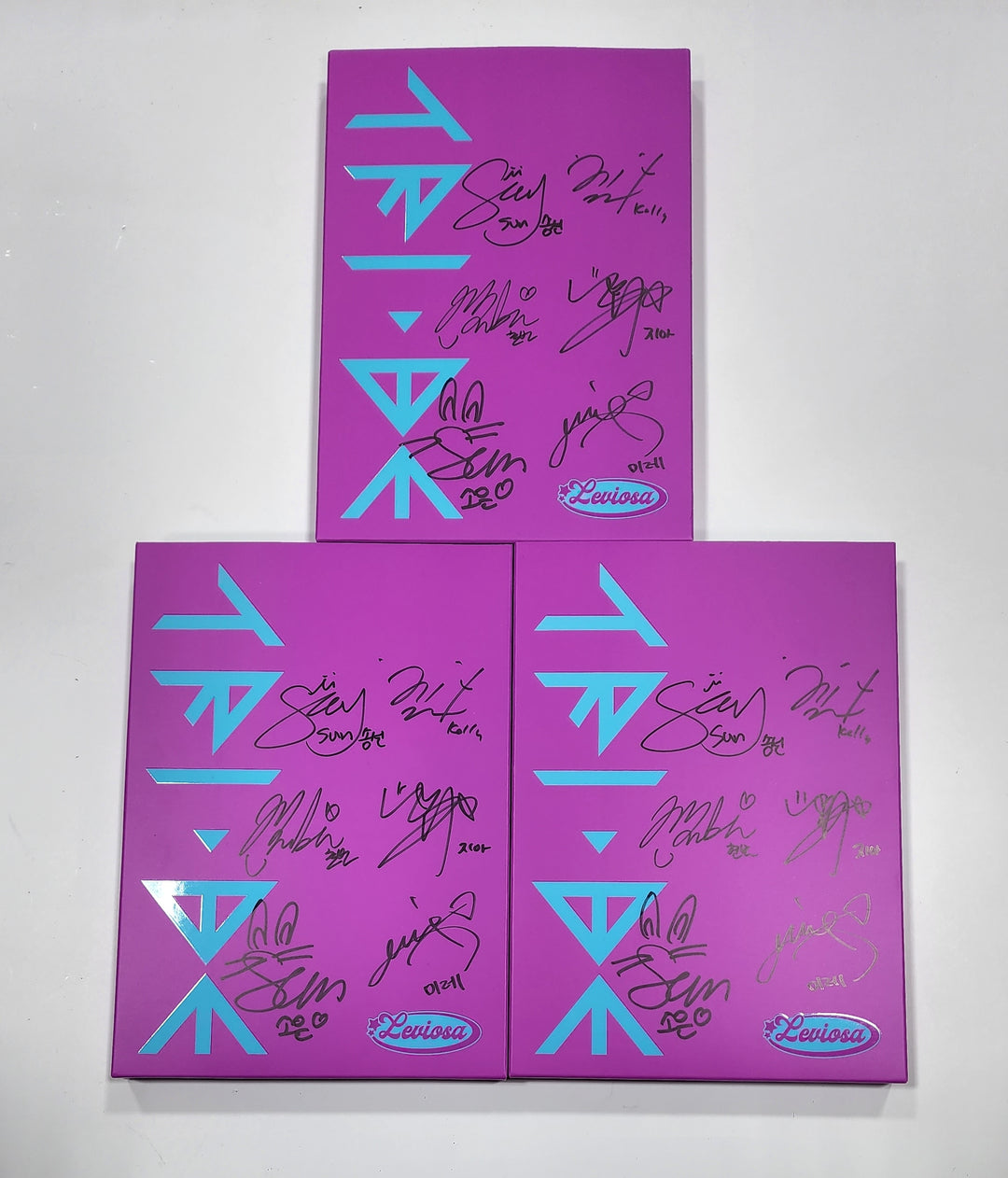 TRI.BE 'LEVIOSA' - Hand Autographed(Signed) Promo Album