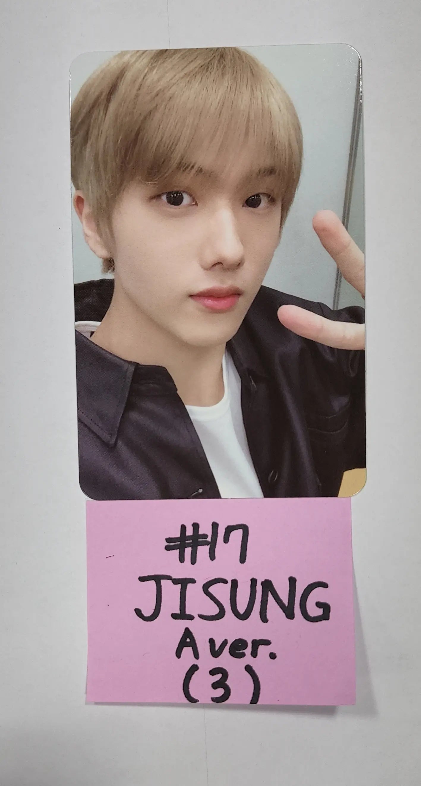 NCT x SANRIO Aver.  Bver. トレカ NCT x Sanrio Characters OFFICIAL PHOTO CARD A ver. Selfie