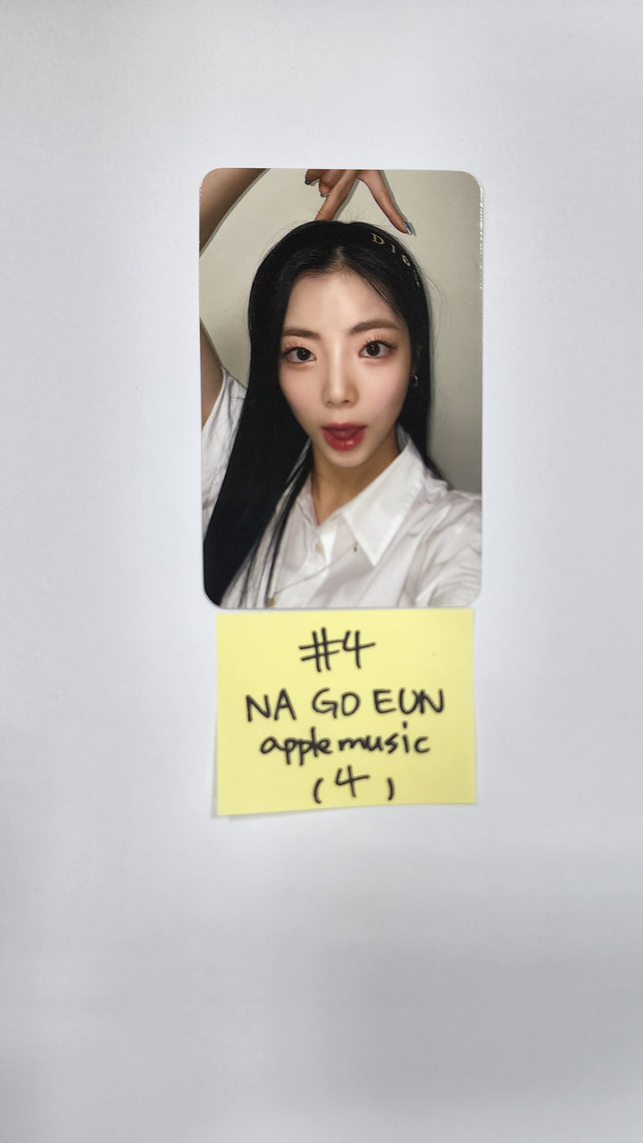 Purple Kiss 4th mini - Apple Music Fansign Event Photocard Round 4