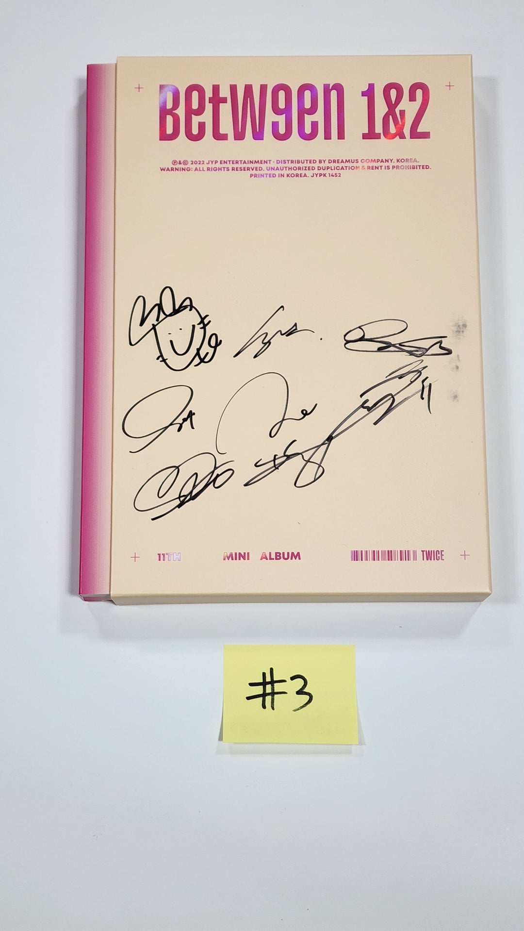 트와이스 "BETWEEN 1&amp;2" 11th Mini Album - 친필 사인(사인) 프로모 앨범 (밀봉)