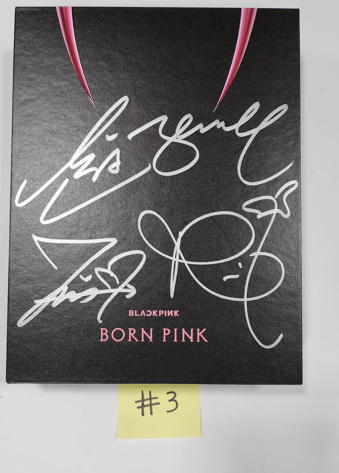 BLACK PINK "Born Pink" - 친필 사인(사인) 프로모 앨범