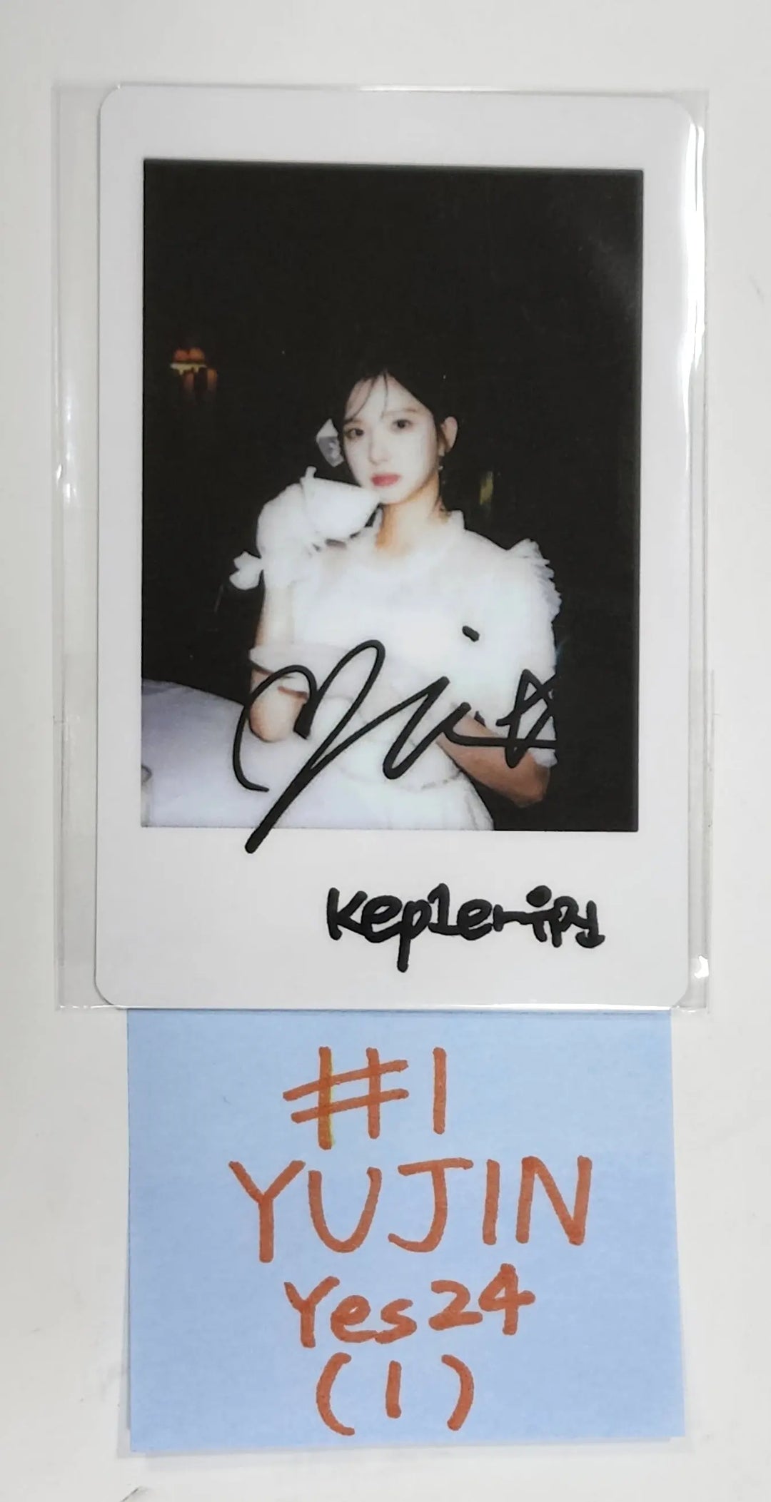 Kep1er "Dazzling Girls in London" 1st PhotoBook - Yes24 Pre-Order Benefit Polaroid Type Photocard - HALLYUSUPERSTORE