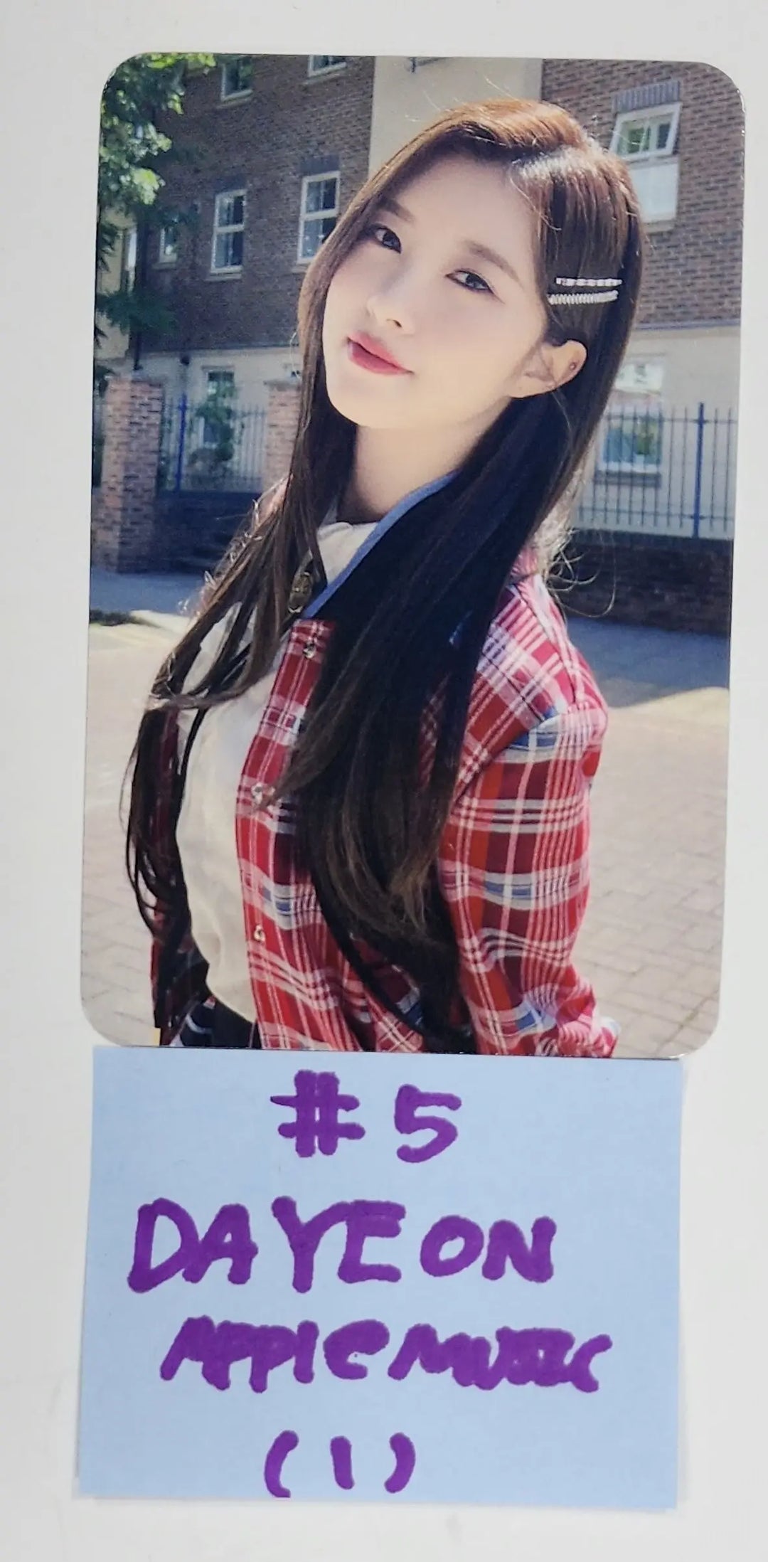 Kep1er "Dazzling Girls in London" 1st PhotoBook - Apple Music Pre-Order Benefit Photocard - HALLYUSUPERSTORE