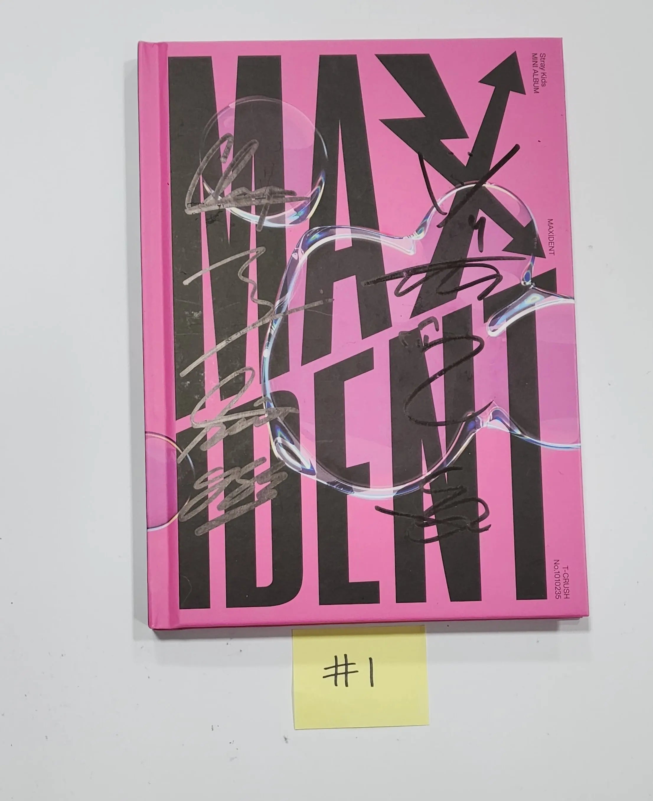 stray kids　プロモアルバム　非売品　サイン入り　maxident Stray Kids “MAXIDENT” - Hand Autographed(Signed) Promo Album