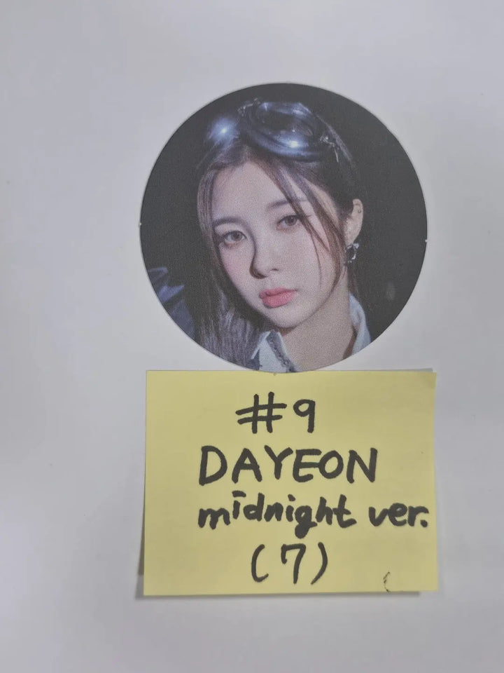 Kep1er "TROUBLESHOOTER" - Official Photocard [Chaehyun, Dayeon, Hikaru] - HALLYUSUPERSTORE