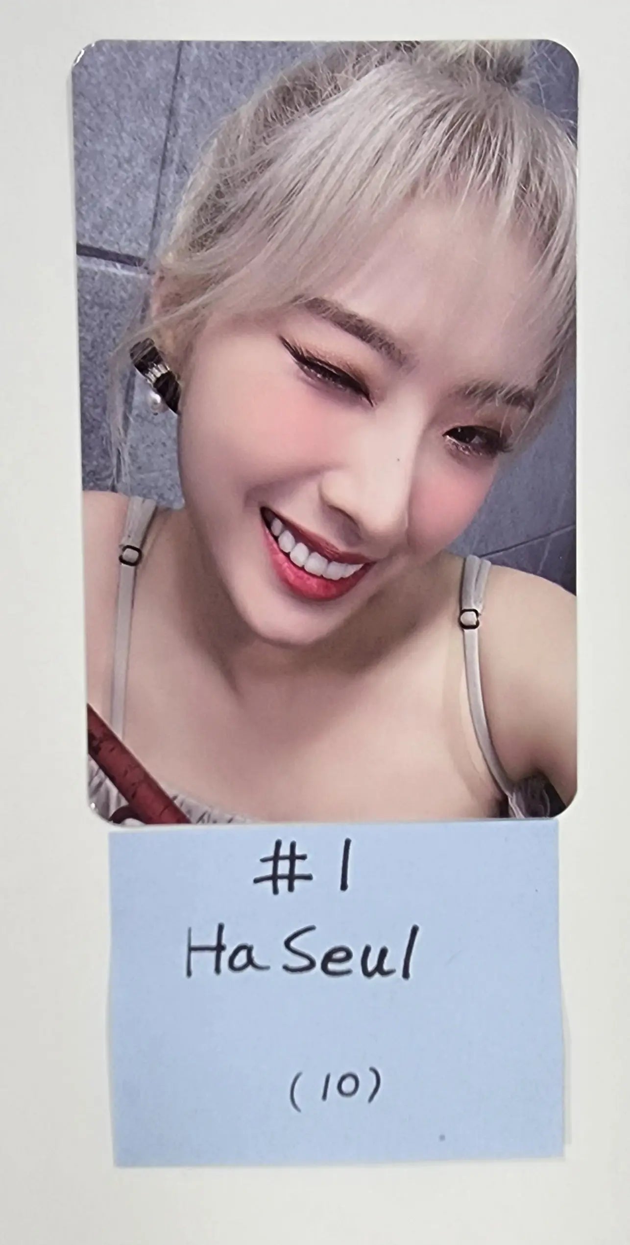 Loona Banner LOONA JinSoul 2022 LOONA 1st WORLD TOUR LOONATHEWORLD