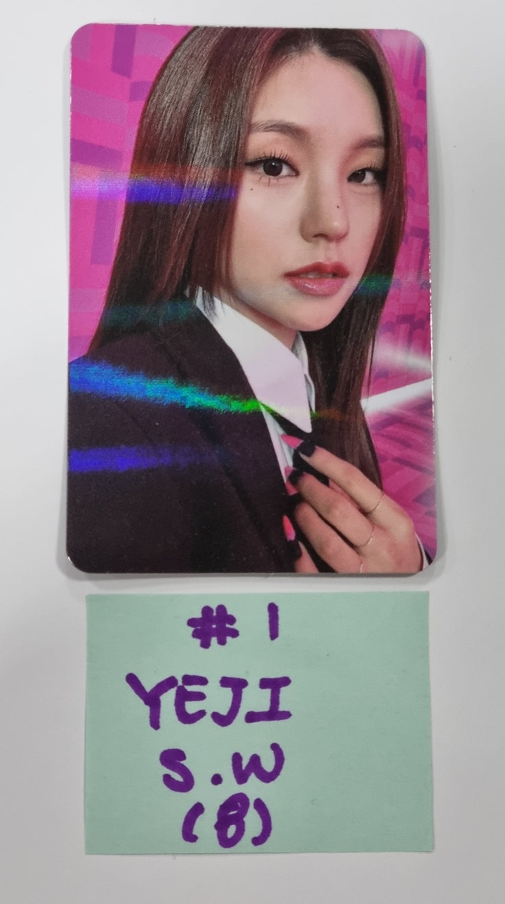 ITZY 'CHESHIRE' - Soundwave Pre-Order Benefit Hologram, Polaroid Type Photocard