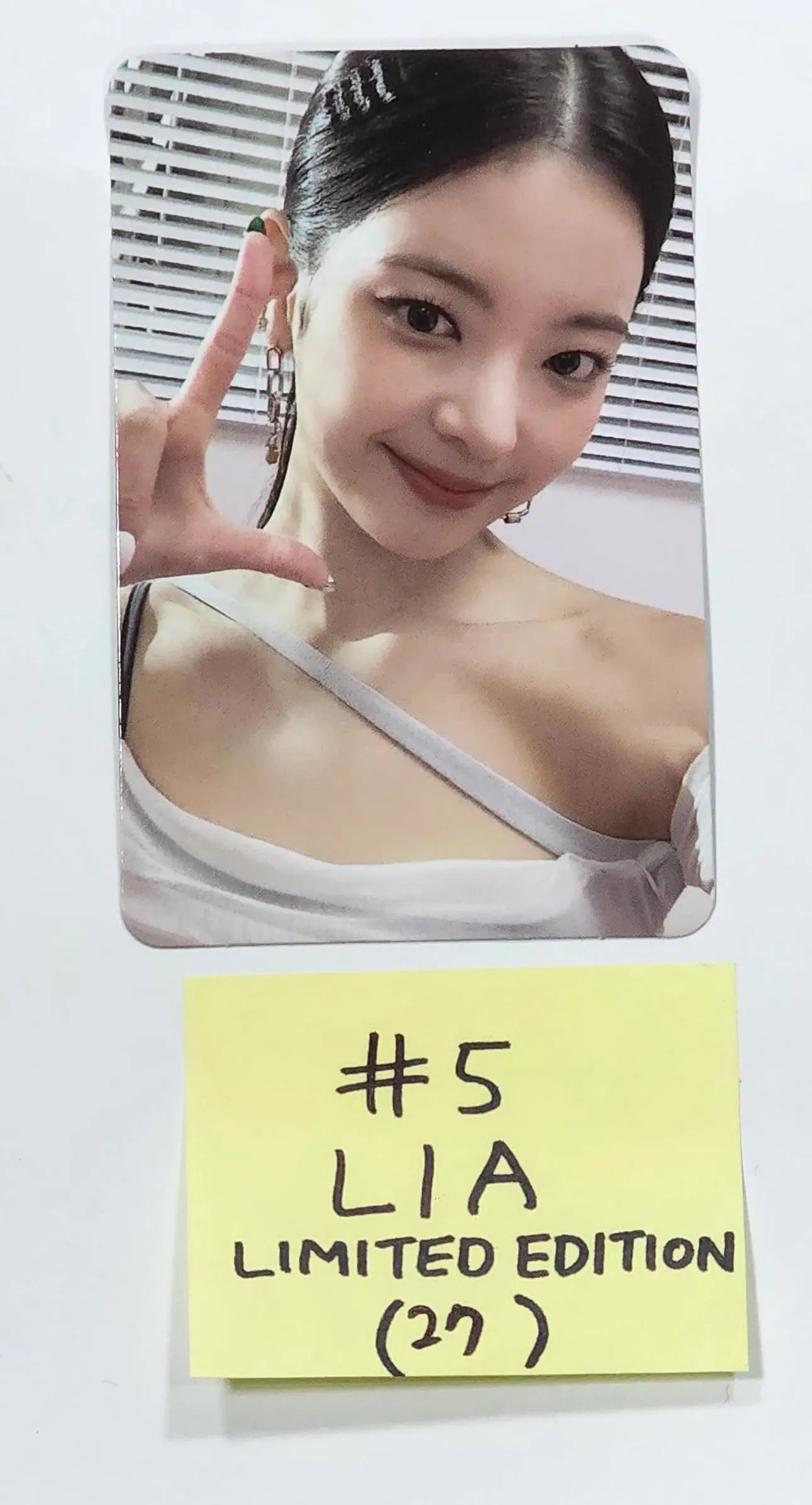 ITZY 'CHESHIRE' - Official Photocard [Limited Edition