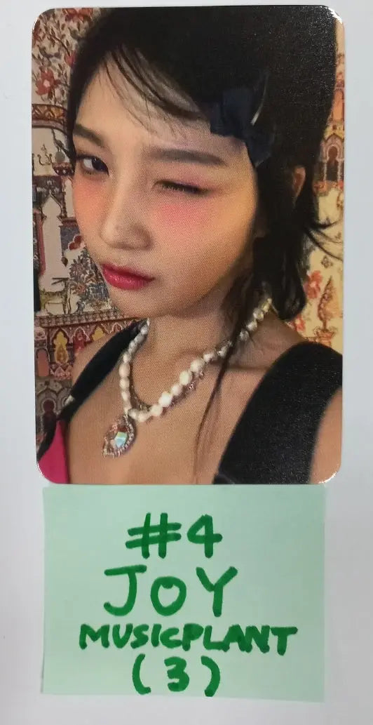 Red Velvet "Birthday" The ReVe Festival 2022 - Music Plant Pre-Order Benefit Photocard - HALLYUSUPERSTORE