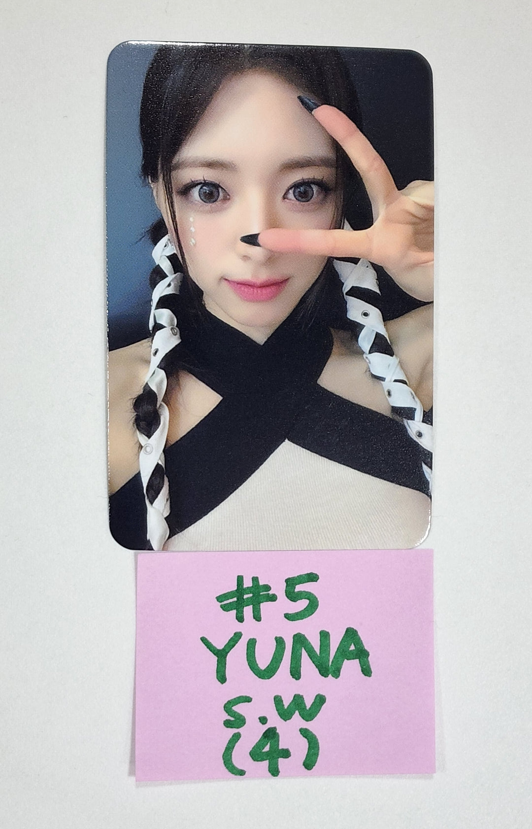 ITZY 'CHESHIRE' - Soundwave Fansign Event Photocard