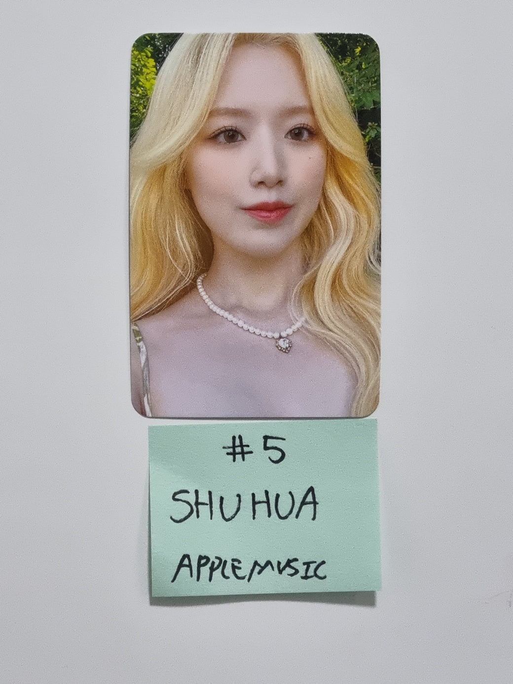 (G) I-DLE Season's Greeting 2023 - Apple Music Pre-Order Benefit Photocard