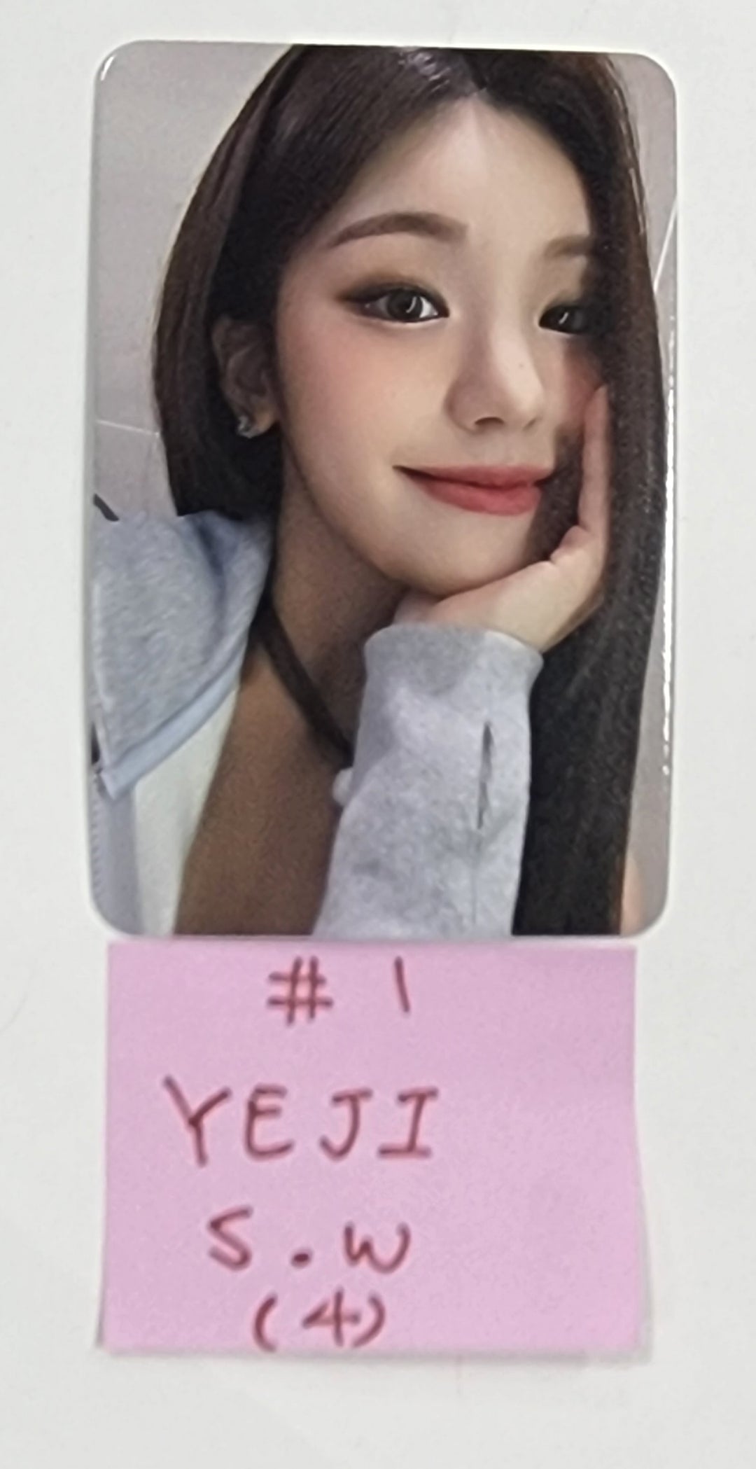 ITZY 'CHESHIRE' - Soundwave Fansign Event Photocard Round 3